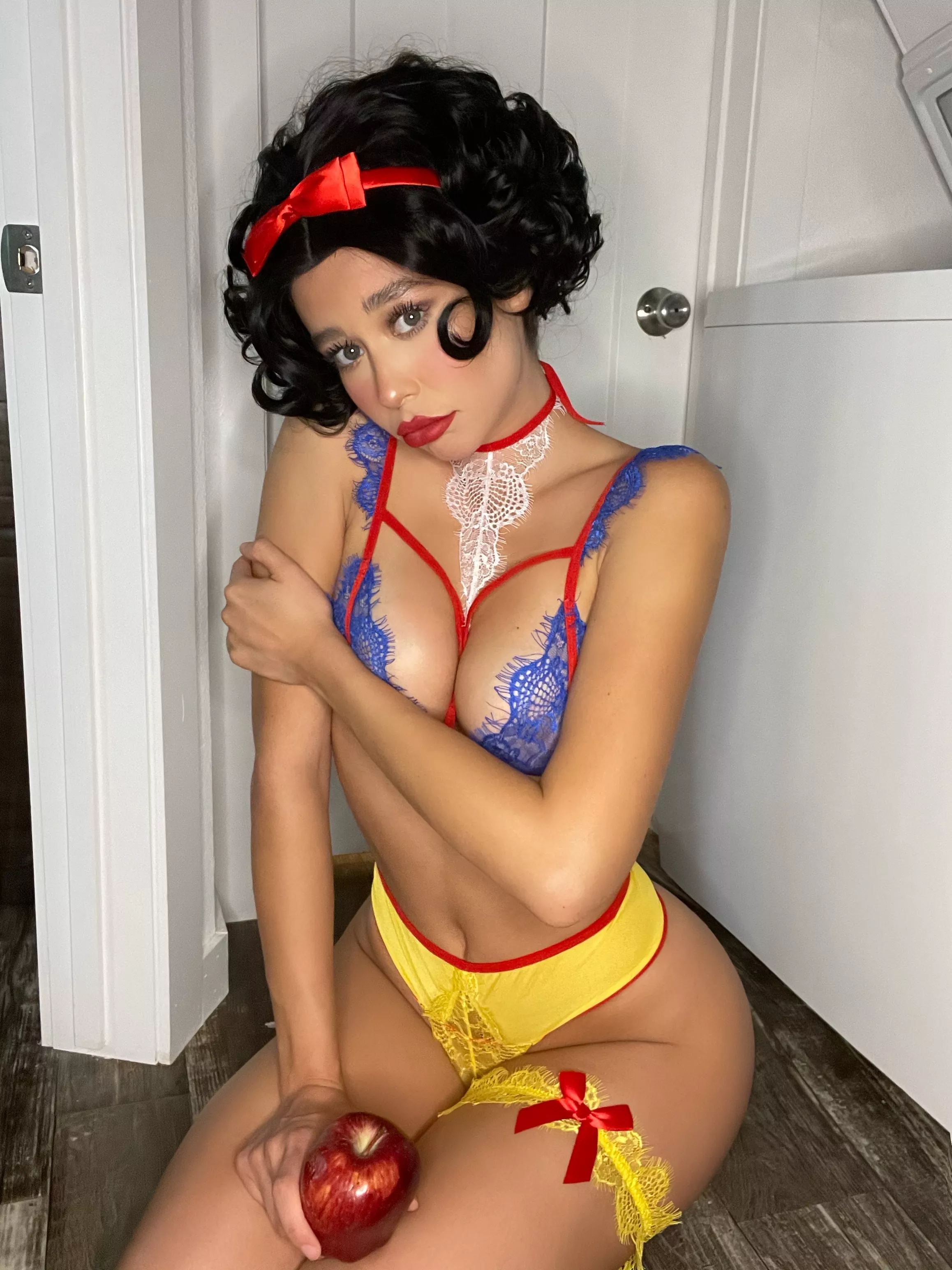 Anyone like Snow White? posted by baby_bambixo