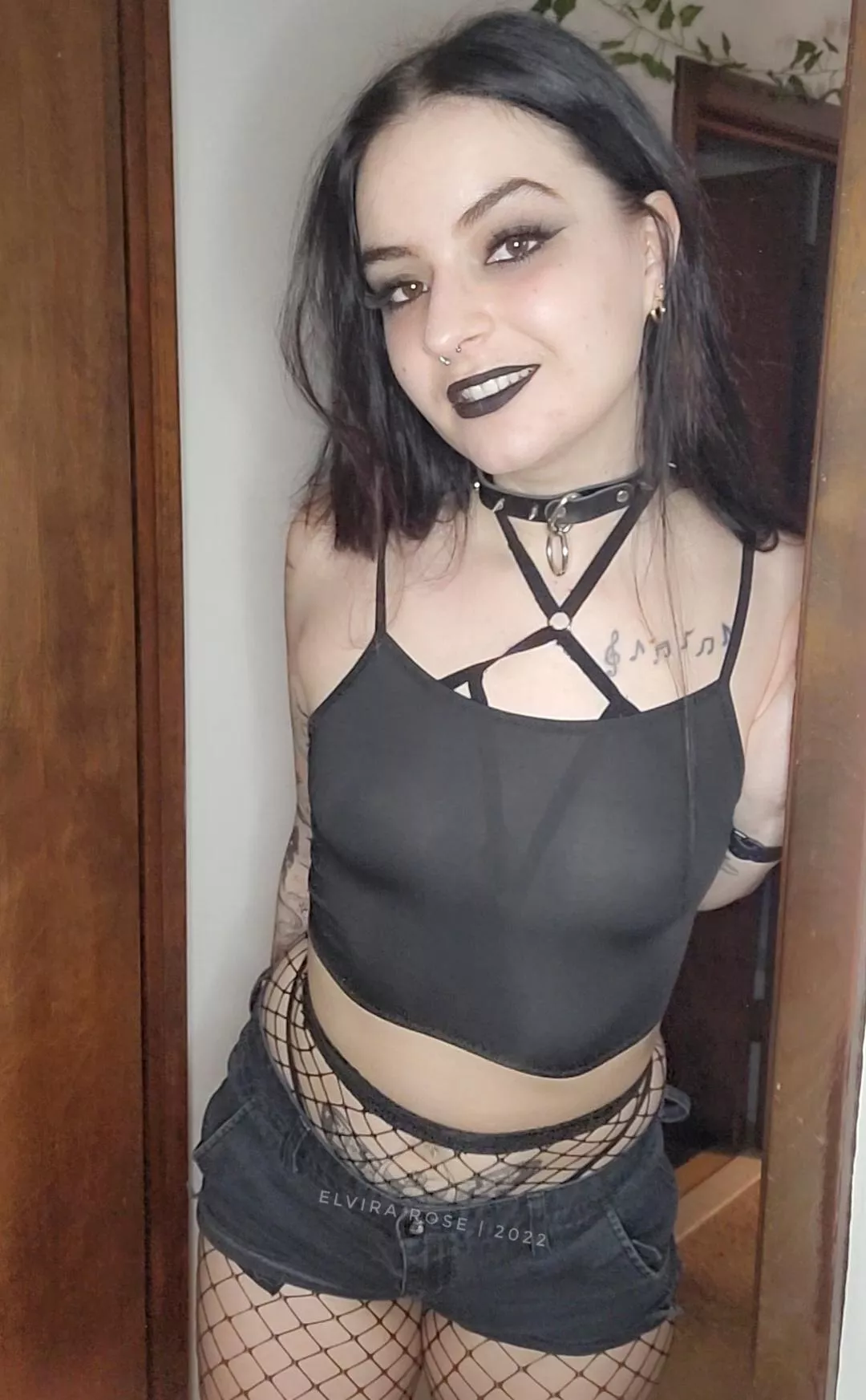 anyone looking for a petite goth gf?🖤 posted by elvirarose_923