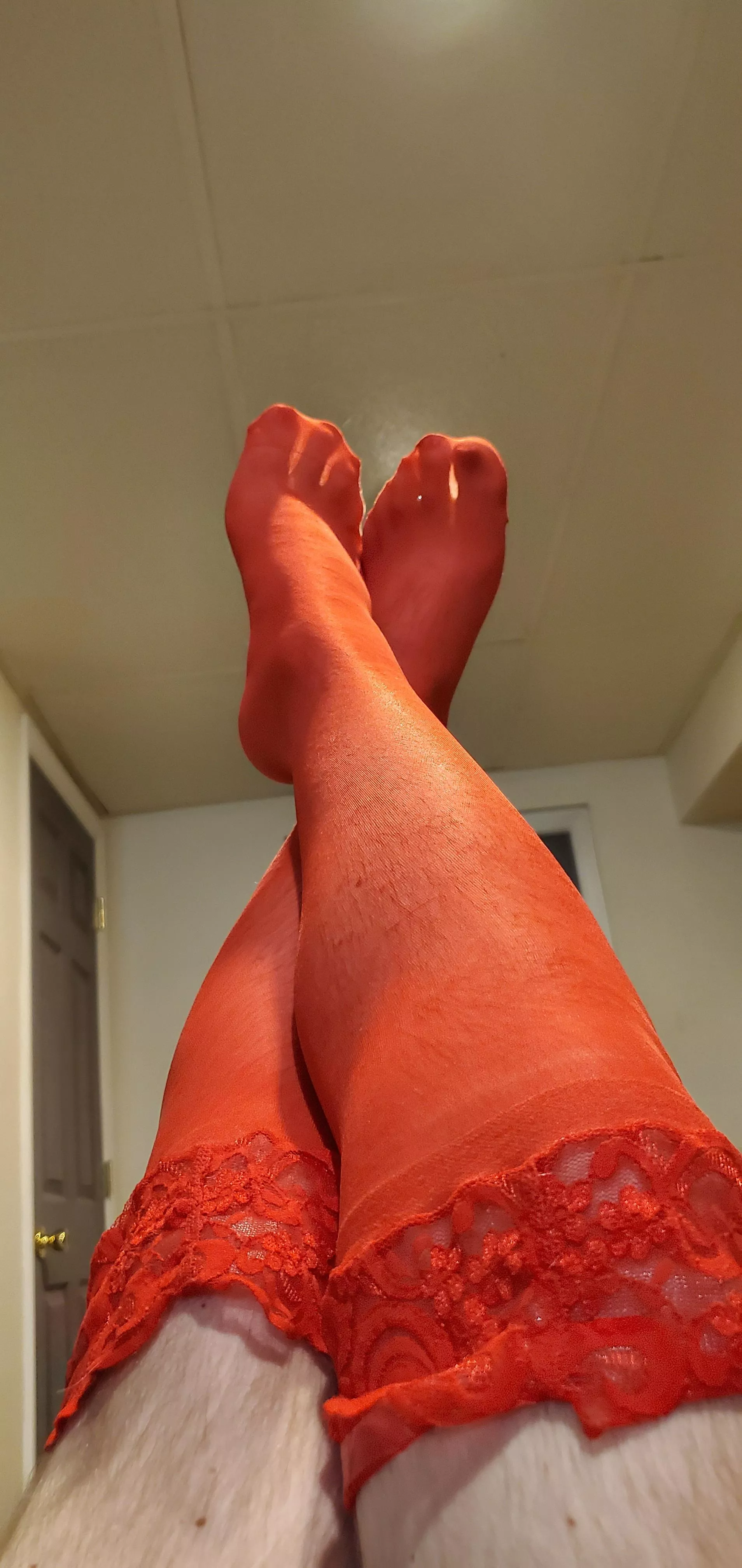 Anyone need a footjob with these on? posted by malefeetpicseller96