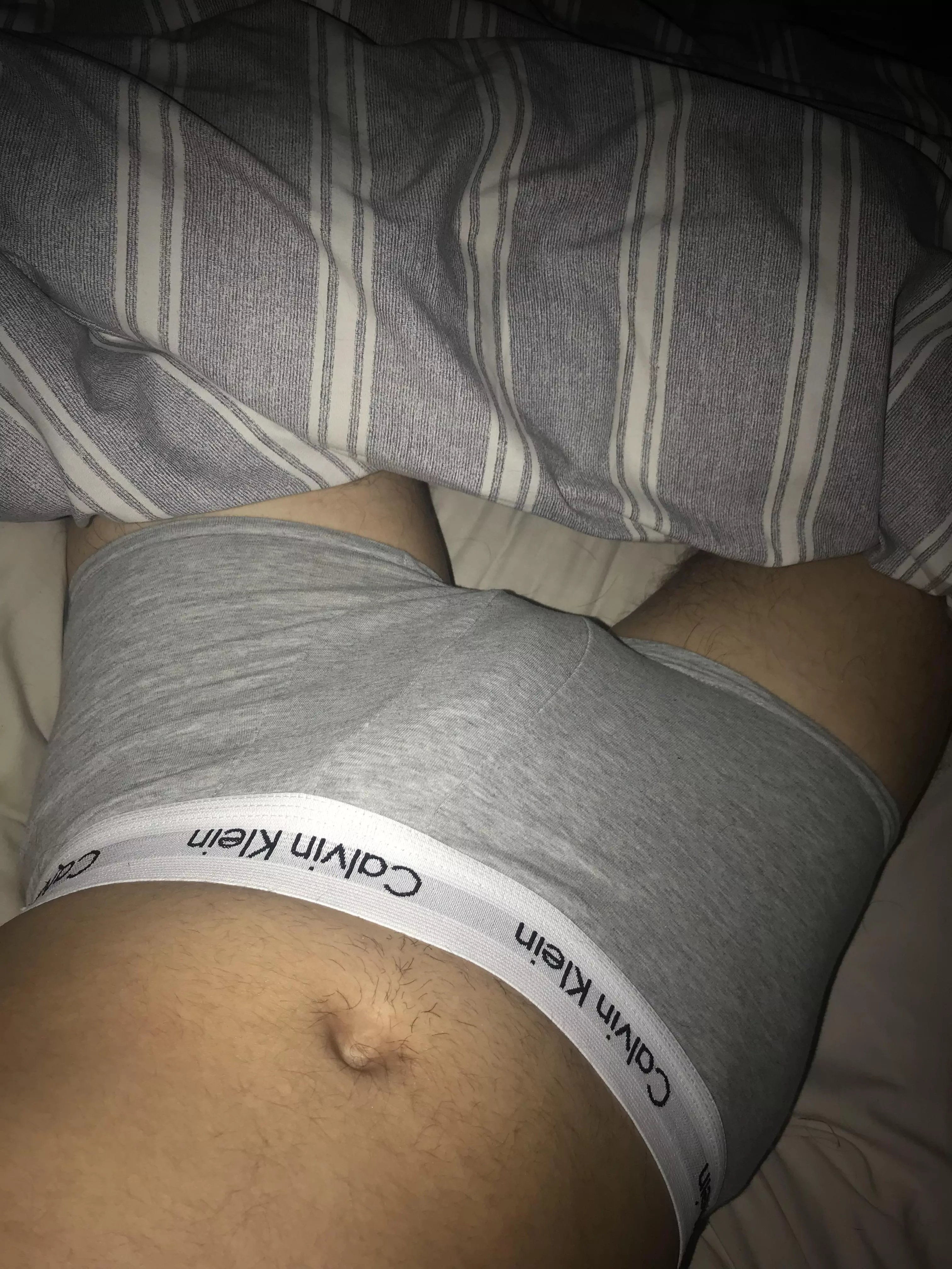 Anyone wanna dm a cute 20 yr old twink ☺️ (be fit) posted by HRookie159