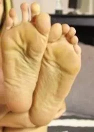 Anyone wanna talk dirty about some feet pics ,dm me posted by Tash15304