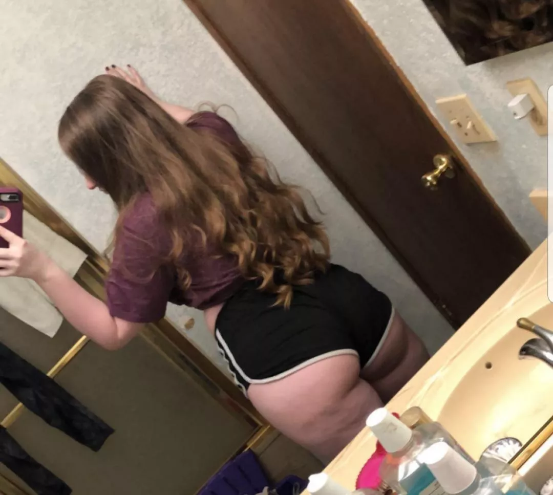 Anyone wants to fuck my thick white gf? 🤤 kik challengeagod posted by Sarah_6969-