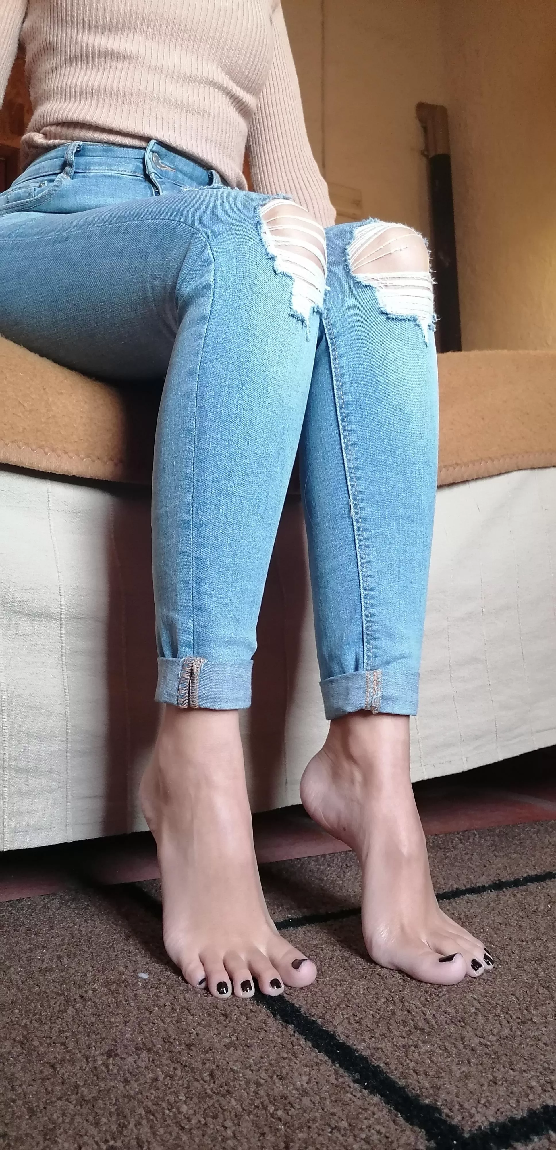 Arches and toes delivered for you 😘 posted by CutieFeet0902