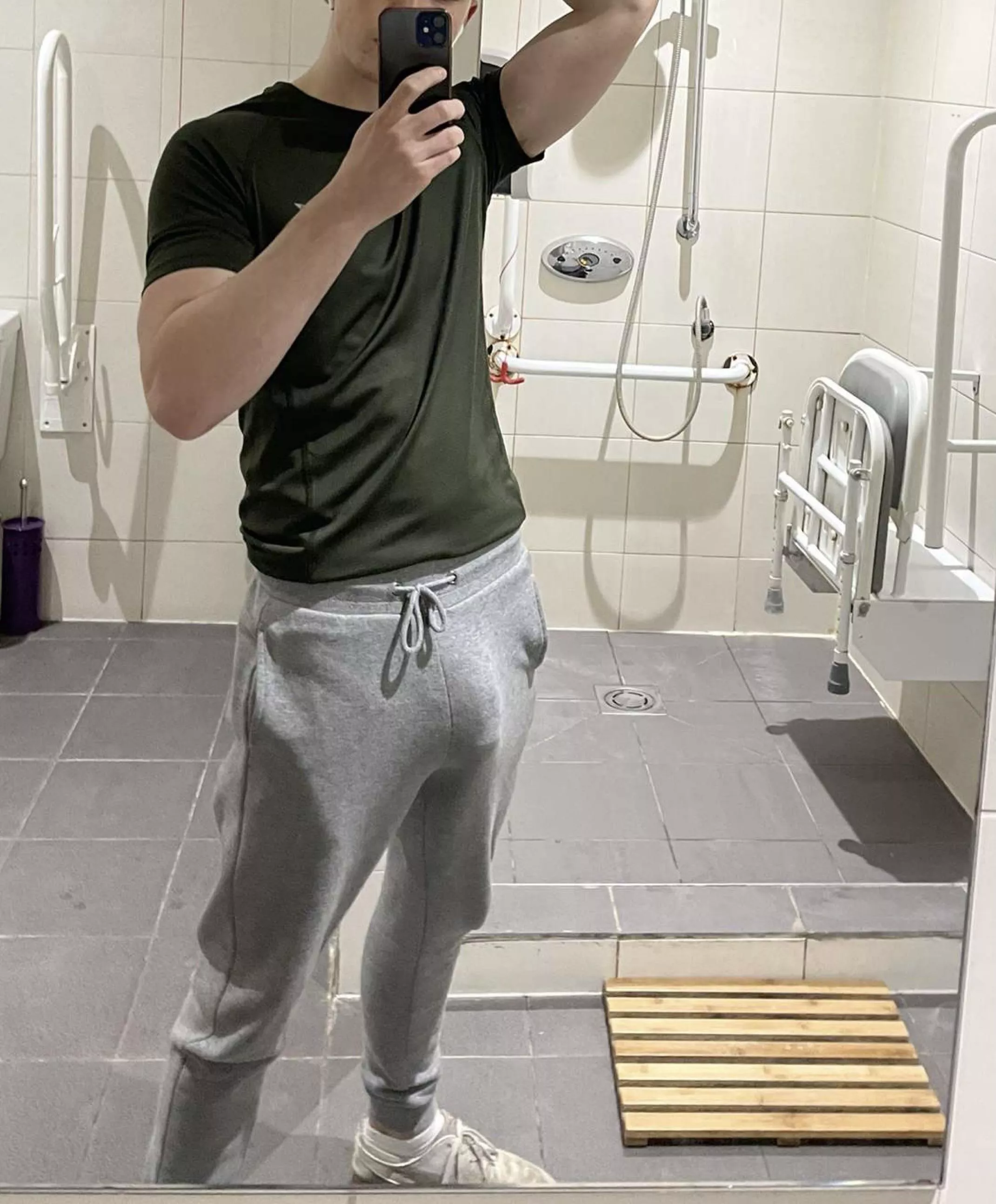 Are grey sweatpants a good idea for the gym? posted by I_show_off