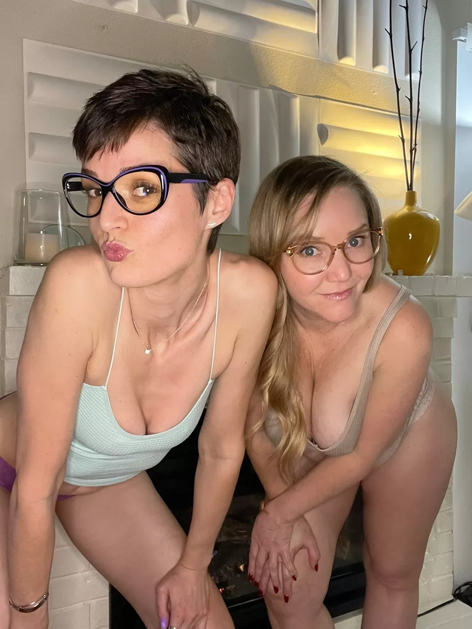 Are we sexy in our glasses? [F38] [ F48] posted by Crystal_Sunshine_