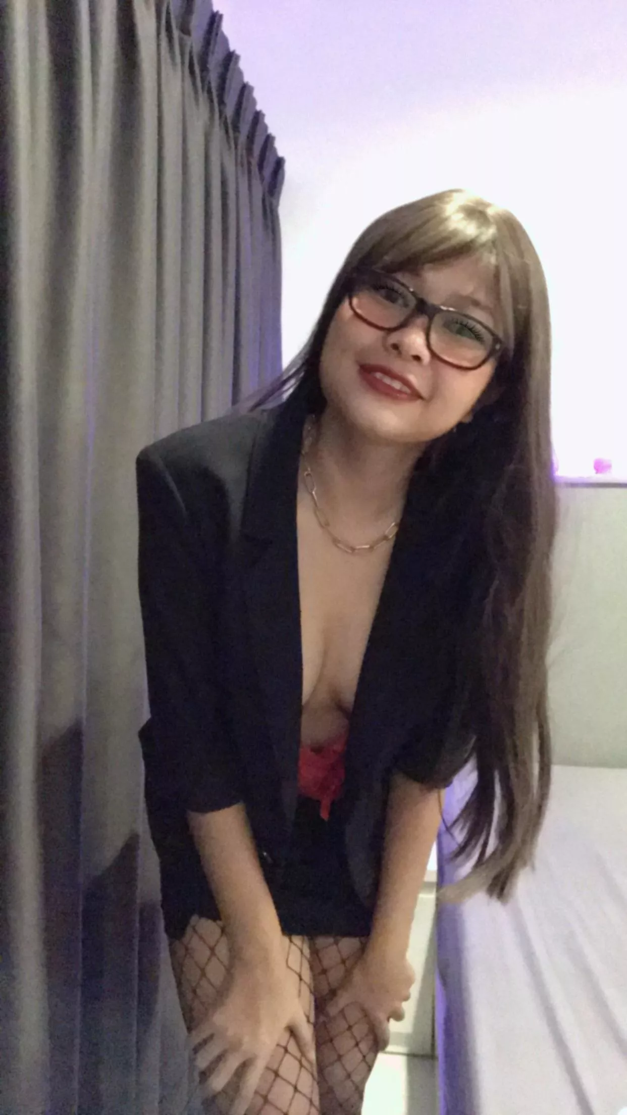 Are you into secretaries?ðŸ¥° posted by Gold_Worker_6232