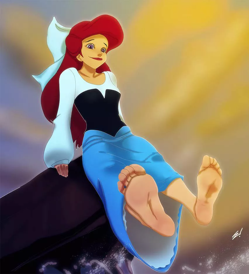 Ariel admires her new feet [The Little Mermaid] (Scamwich) posted by kinksplatt