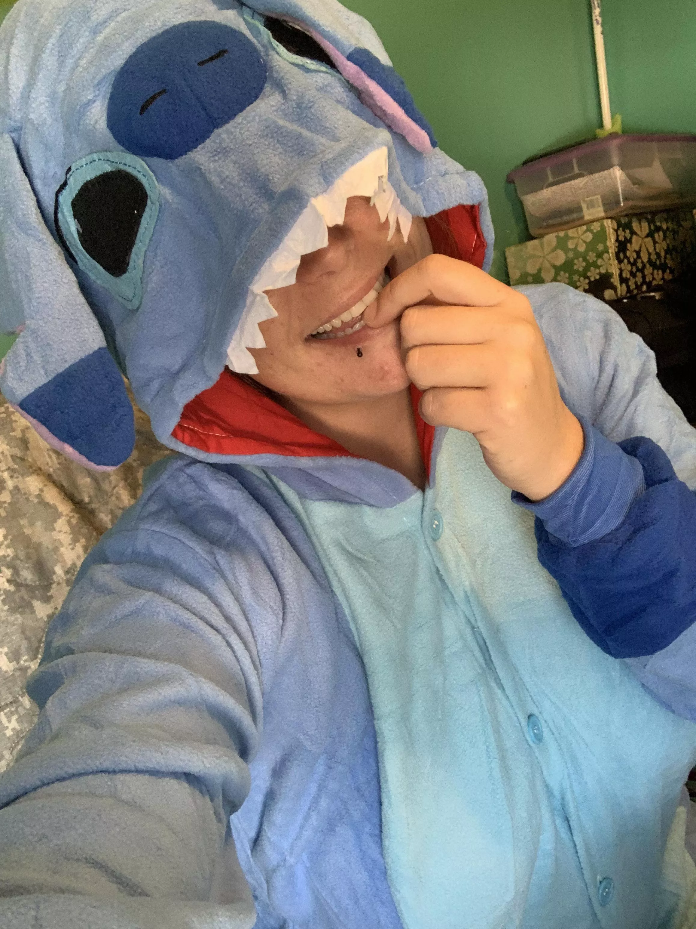 As a reward my Daddy got me a Stitch onesie ðŸ¥º and I love it and my Daddy sooooooo much! ðŸ˜­ posted by black-korset