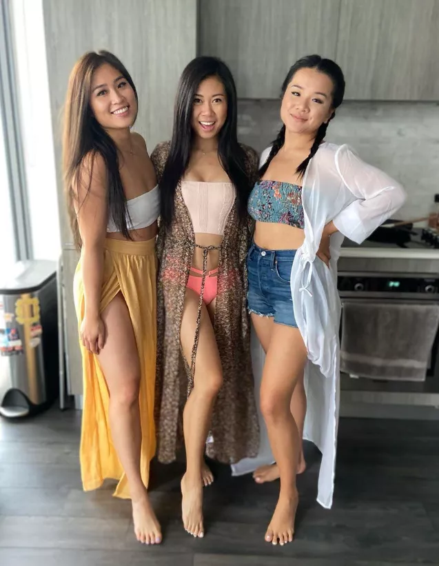 Asian legz posted by Chaturbater1