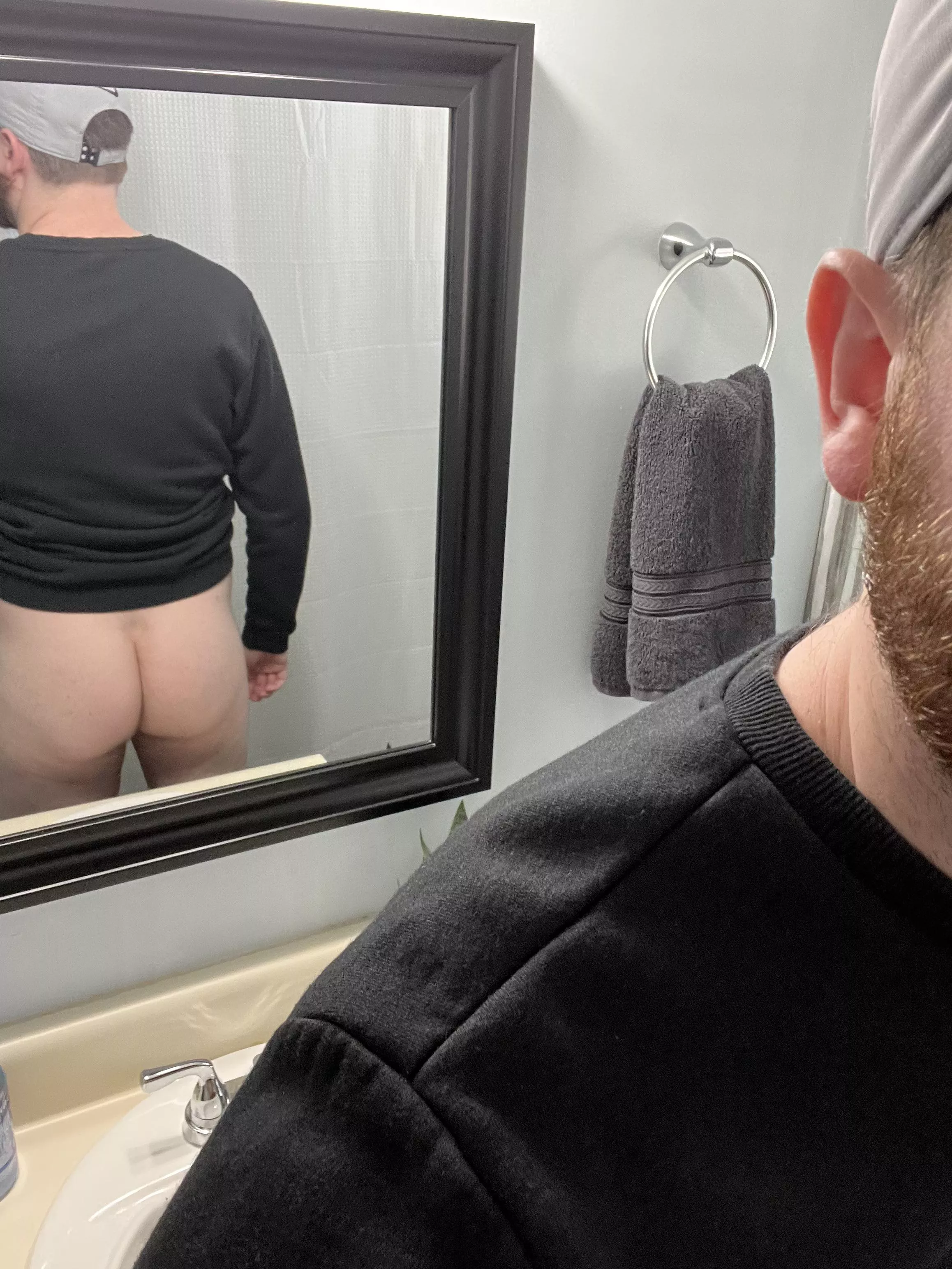 Ass in the mirror posted by Charge_14