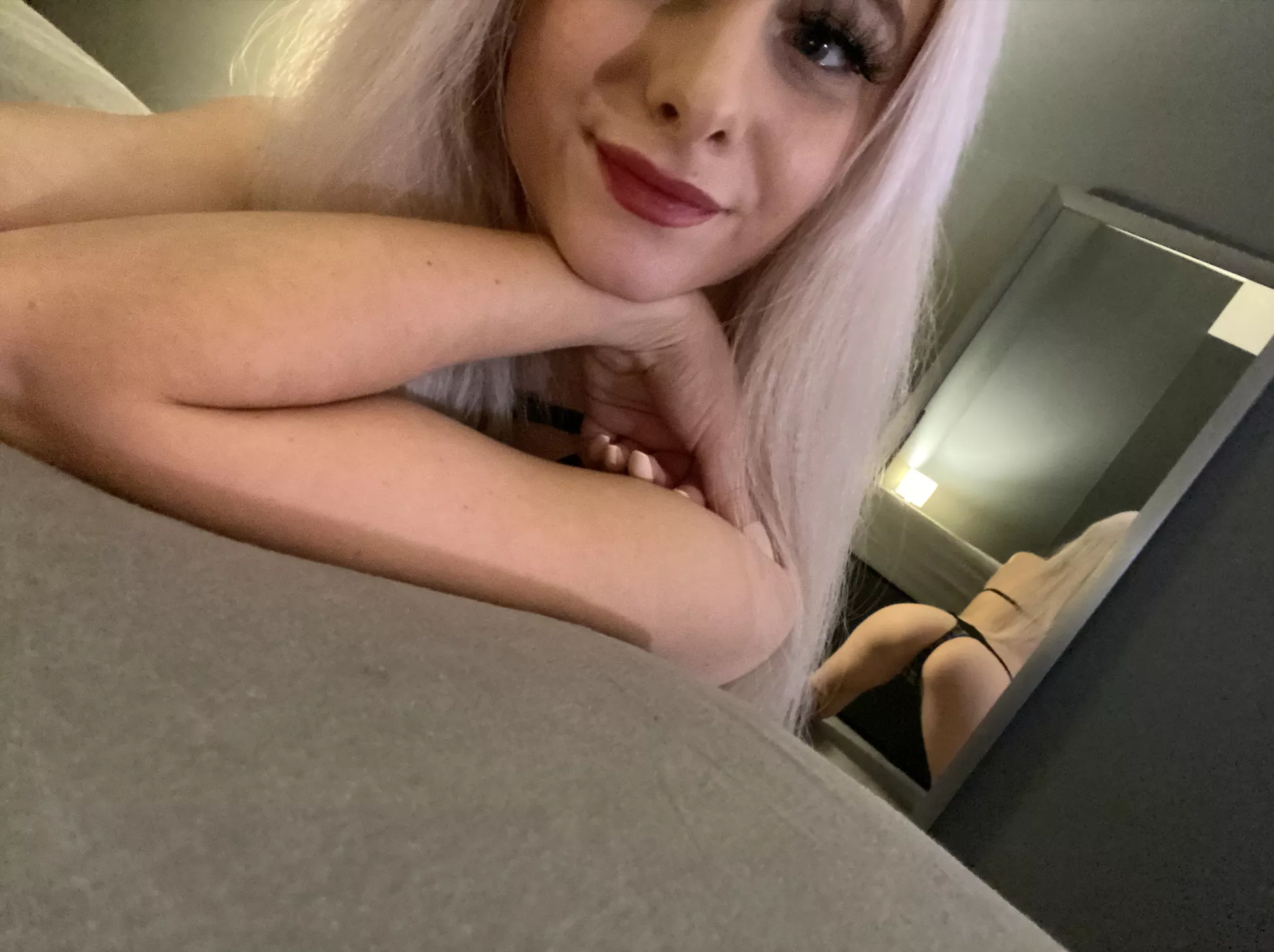 at first i look cute but in reality i will suck your cock for hours and make you cum in different ways posted by julia_catalina