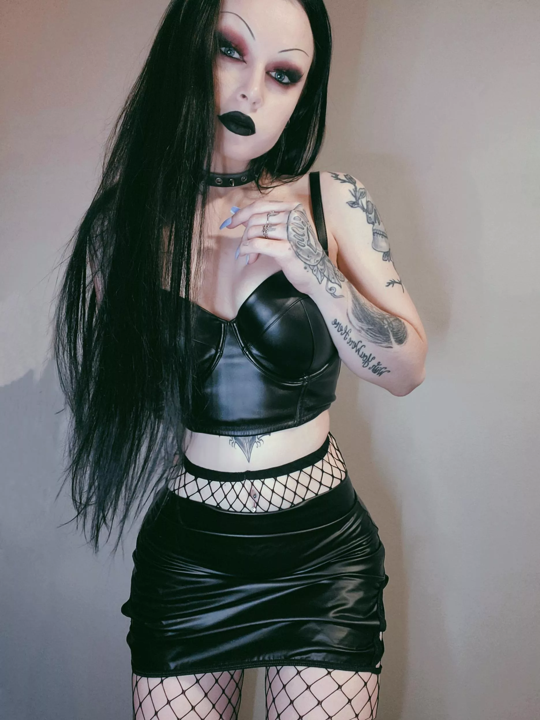 Attention Whore: Goth Edition posted by xmissxlilith