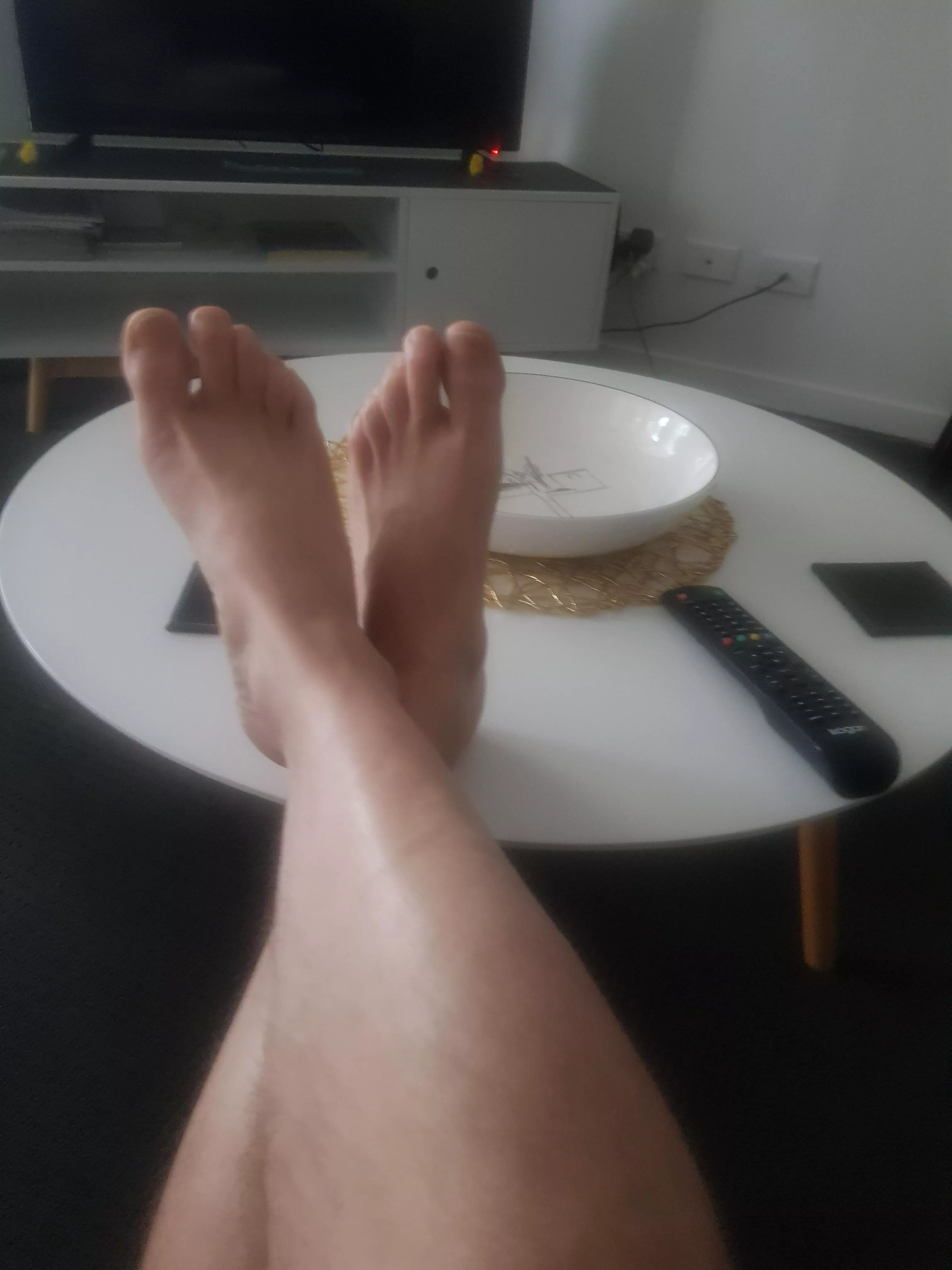 Aussie Feet . Just chilling posted by GayBris67