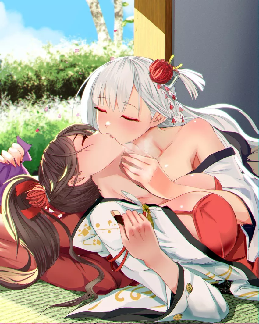 [Azur Lane] Shoukaku and Zuikaku Enjoying Summer Together posted by Written_up_for_125