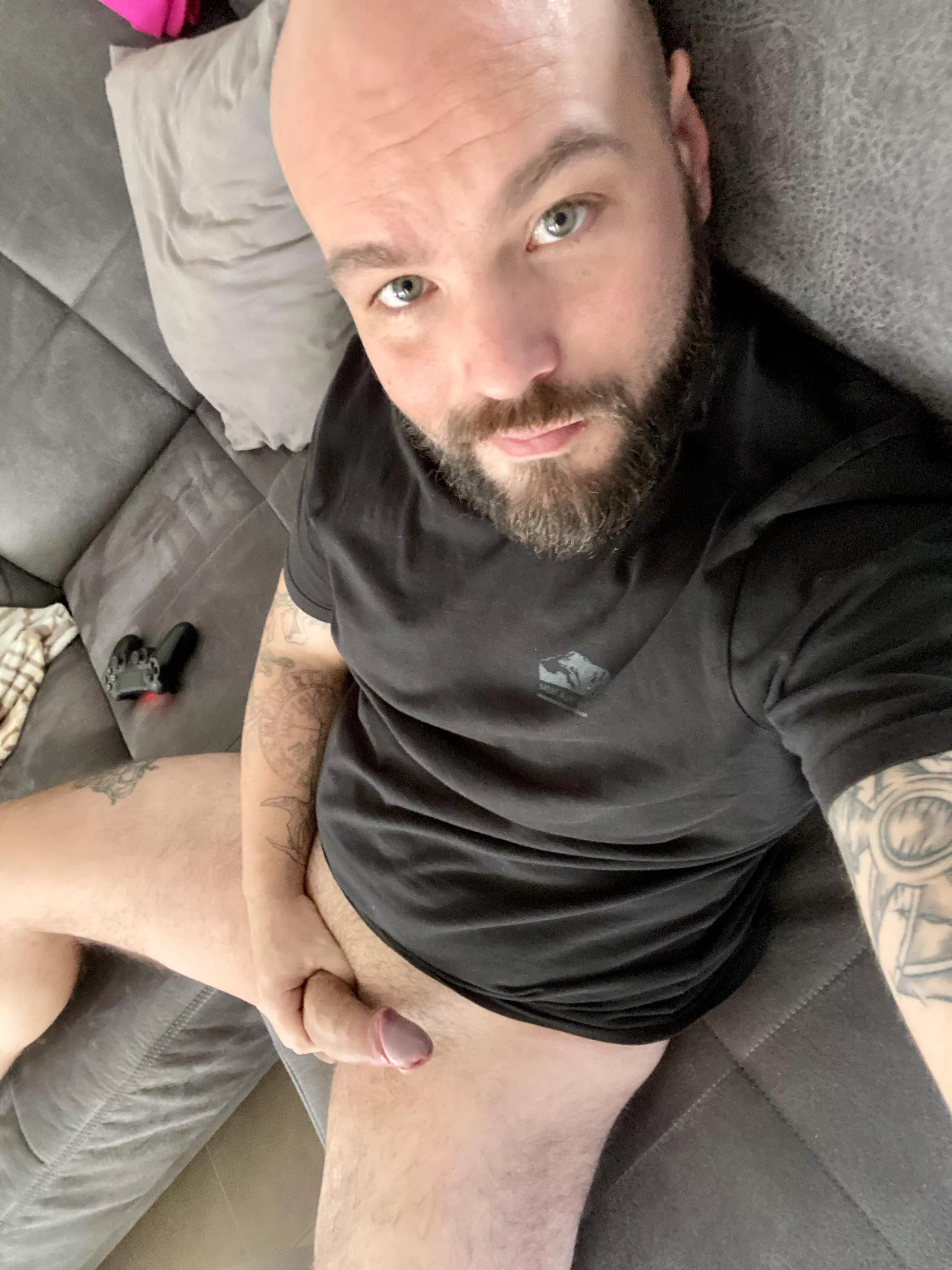 Baby in bed, wife’s working, this dad is having some alone time ! [35] posted by Arnvp