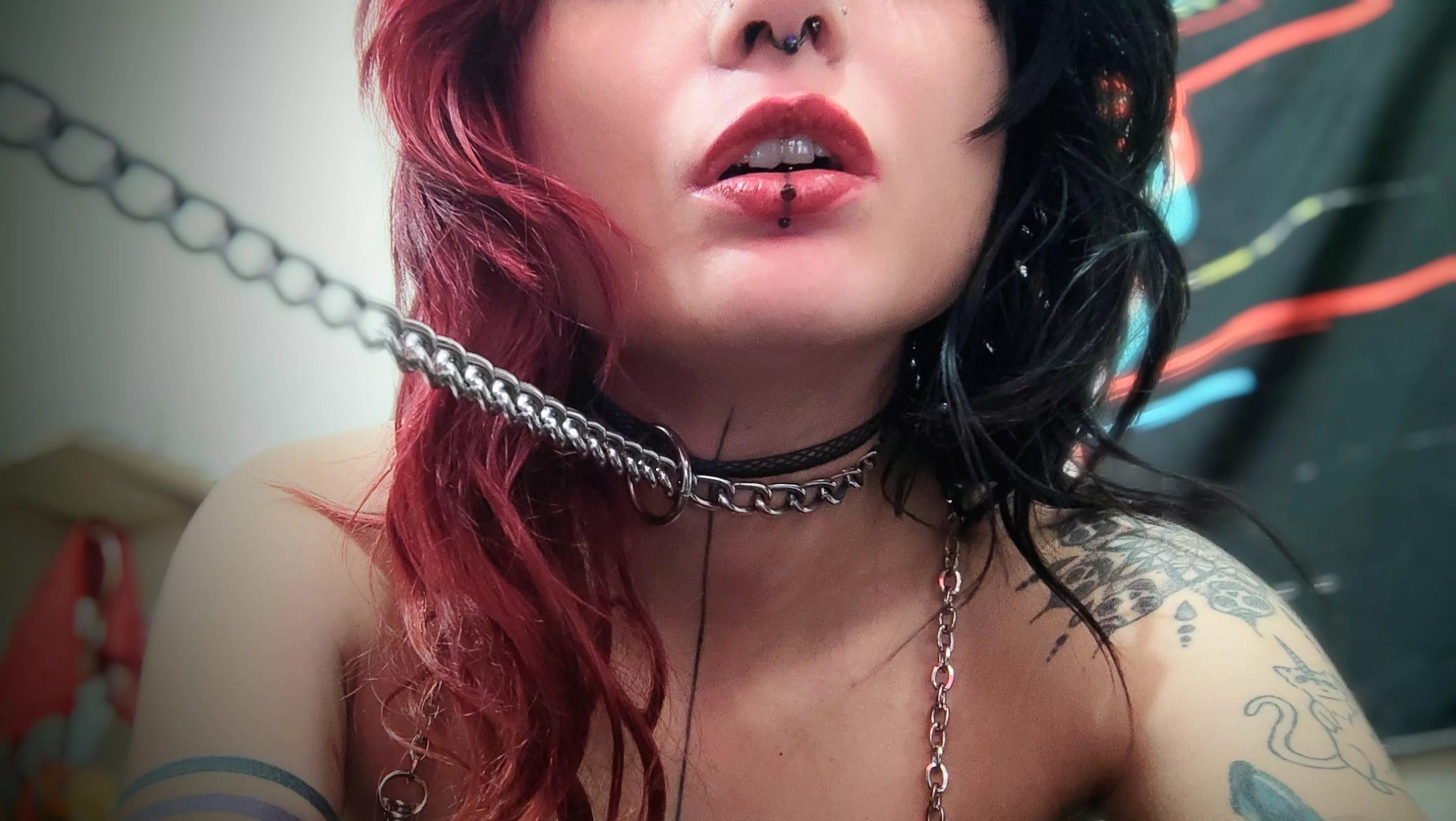 bad bitch needs a choke chain 😈 posted by DariaDoom