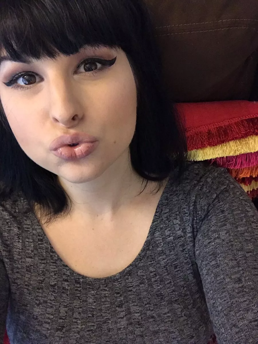 Bailey Jay posted by 1001happynights