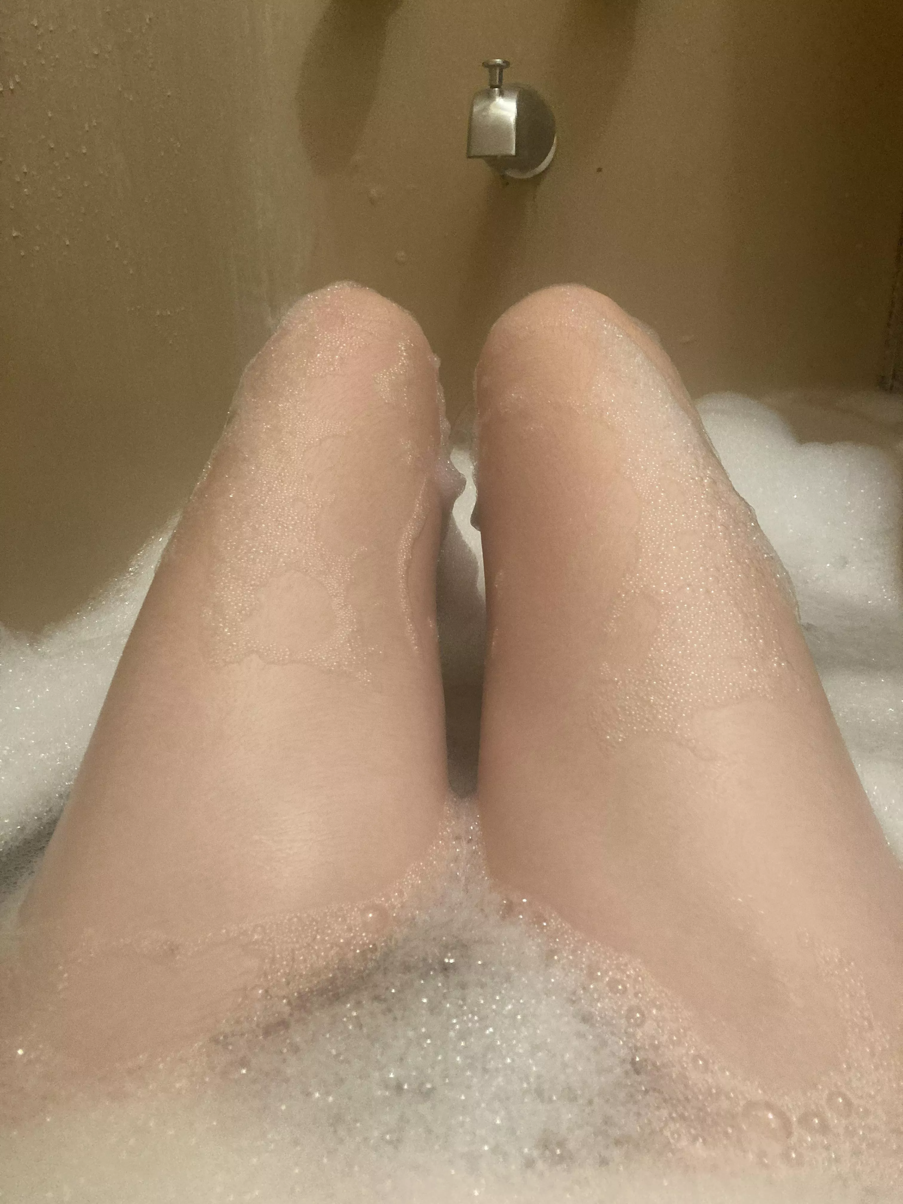 bath time 🛁🧼☺️ posted by raineThetopic