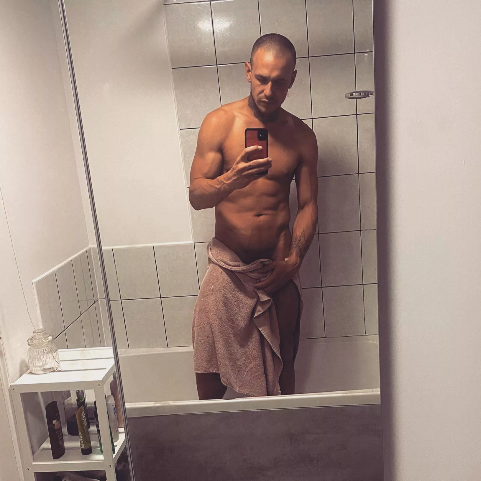 Be good and I drop the towel 😈 posted by str8mateboxers