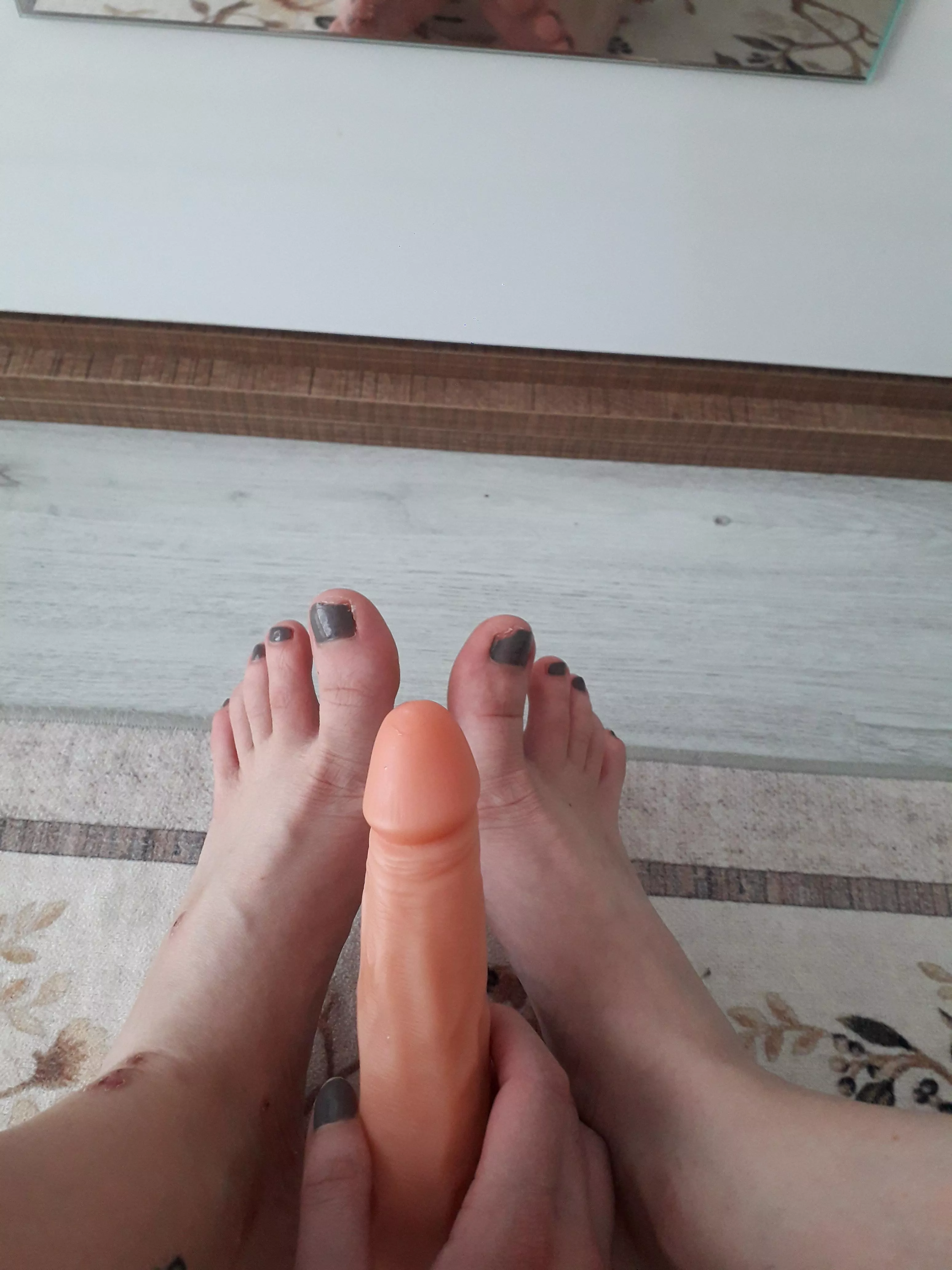 Be ready for my footjob 😈 posted by jasminejack1