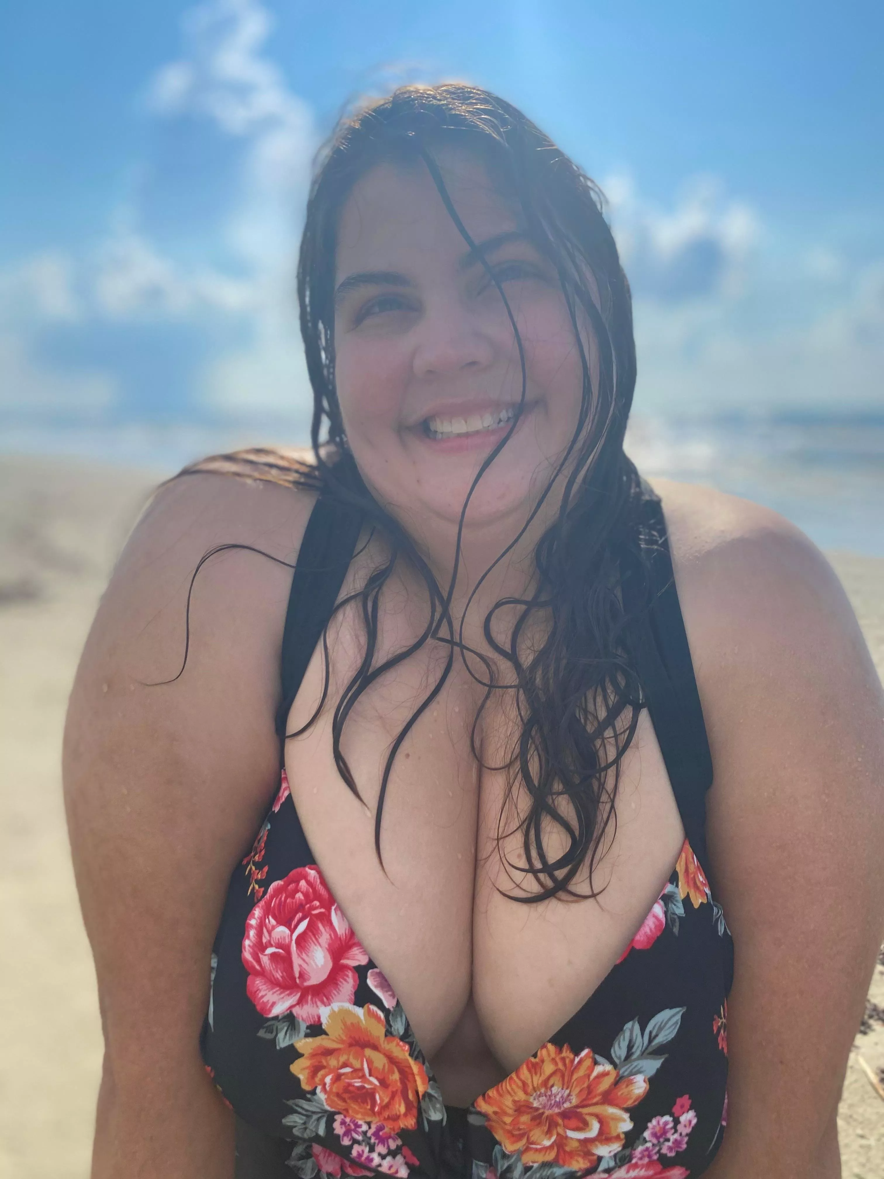 Beach day. posted by Sexykendra000222