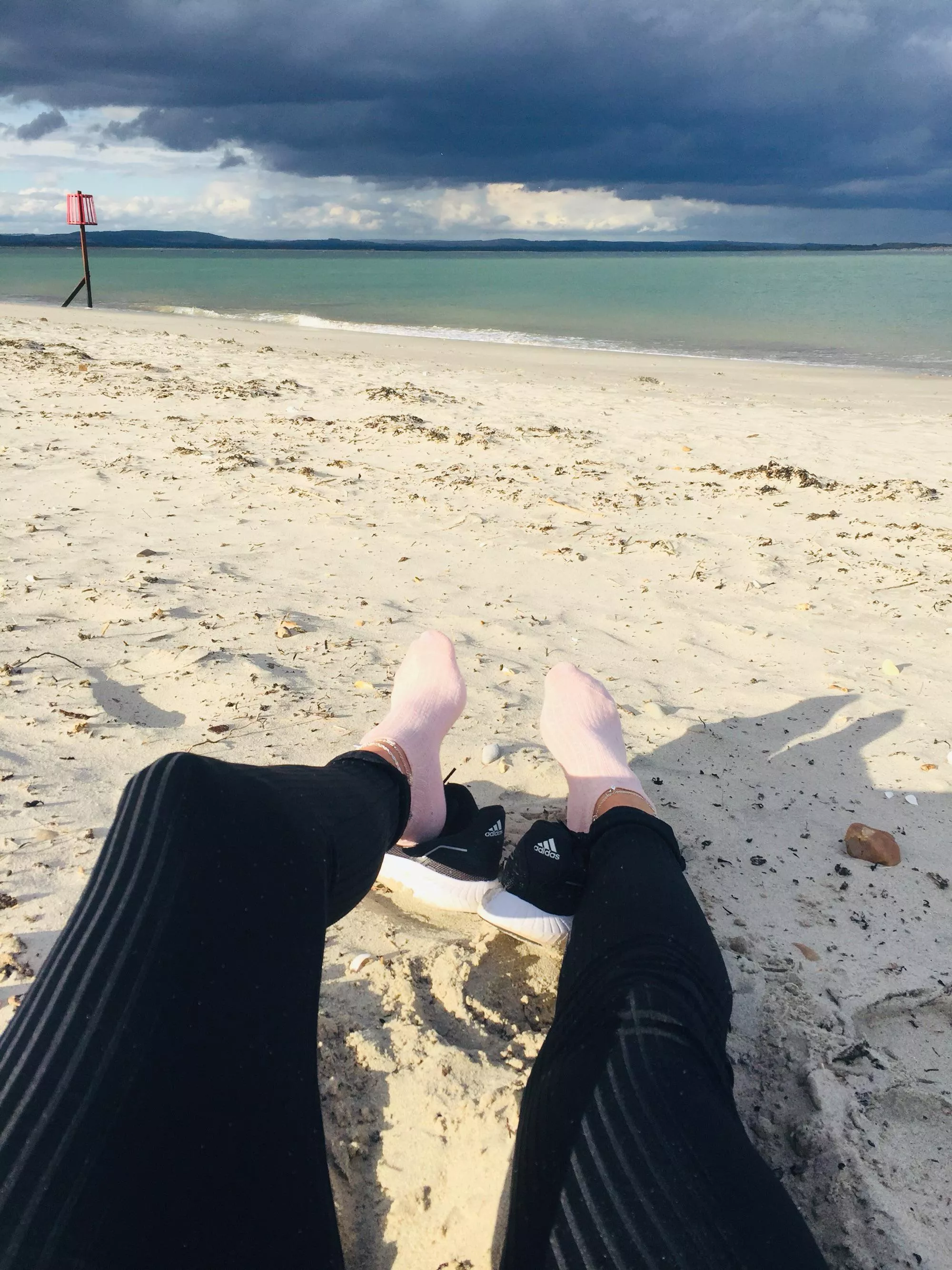 Beach fishing before the stormy weather comes over .. little boy can now cast his rod . Proud mummy 🥰💜 posted by kokkina_aphrodit