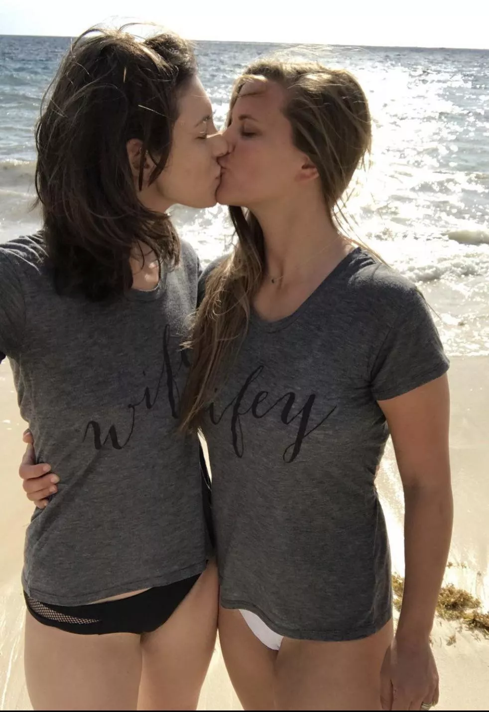 Beach kisses posted by privateside