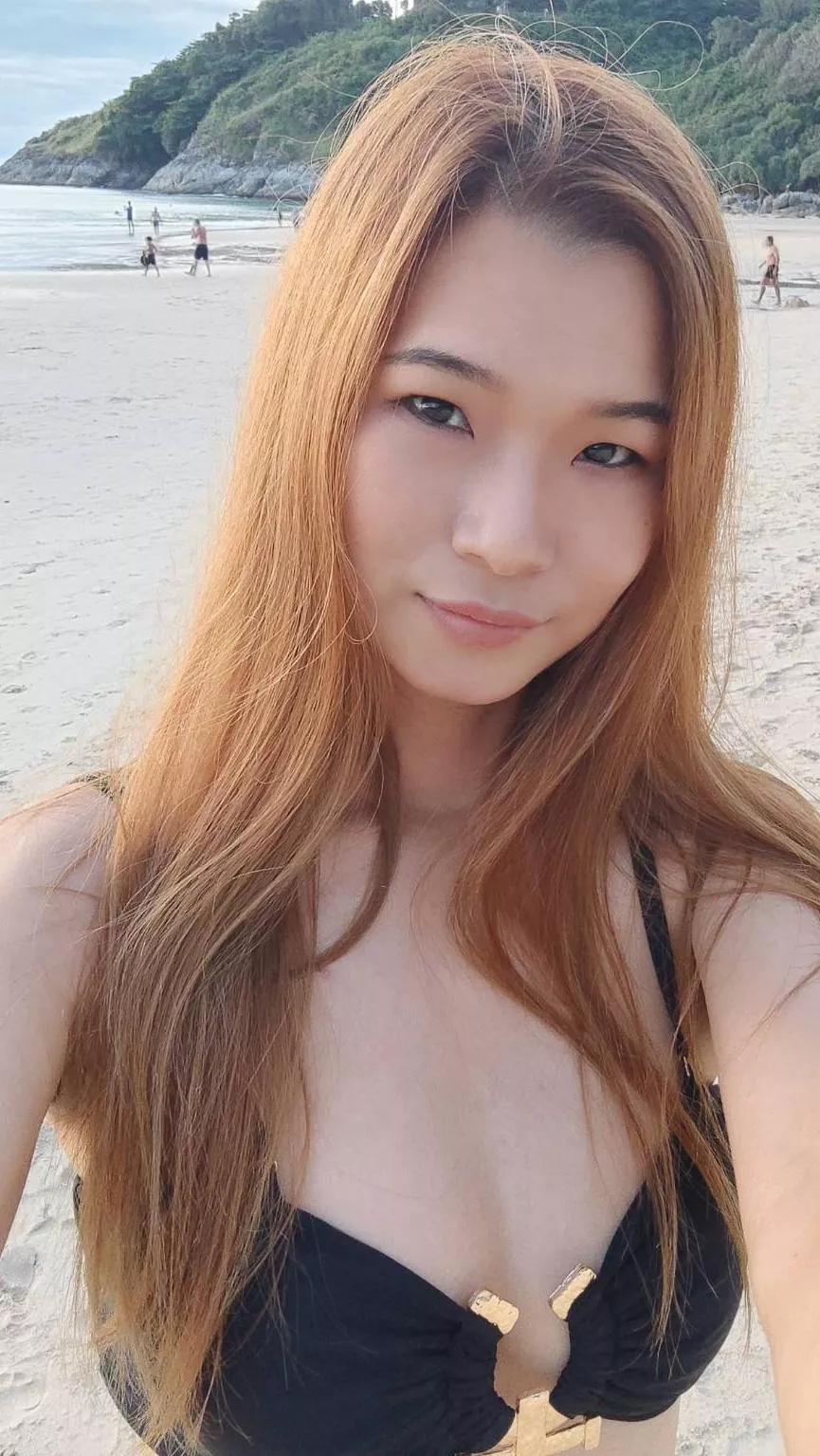 Beach selfie posted by Tickypose