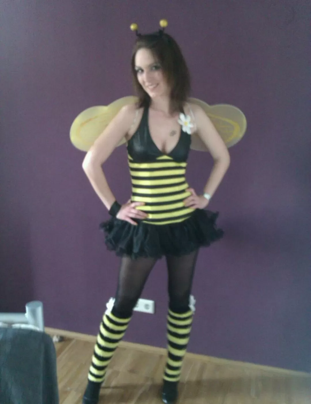 Bee posted by AnywhereButHere90