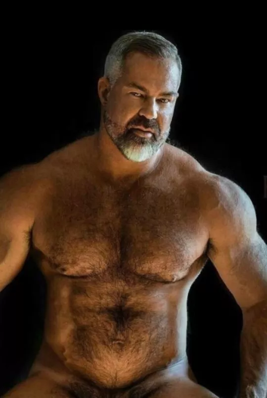 beefy and furry posted by peludoporfavor