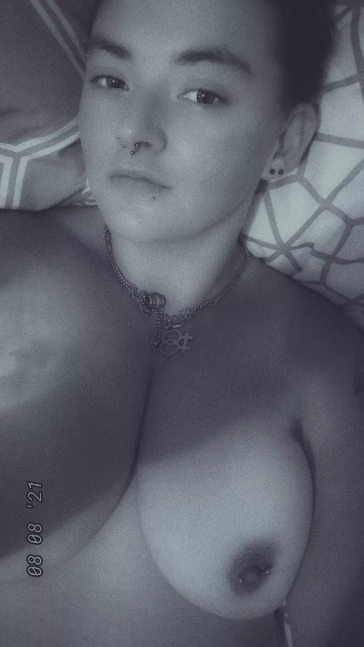 Been bored so thought Iâ€™d take some pics tonight. posted by lesbian23