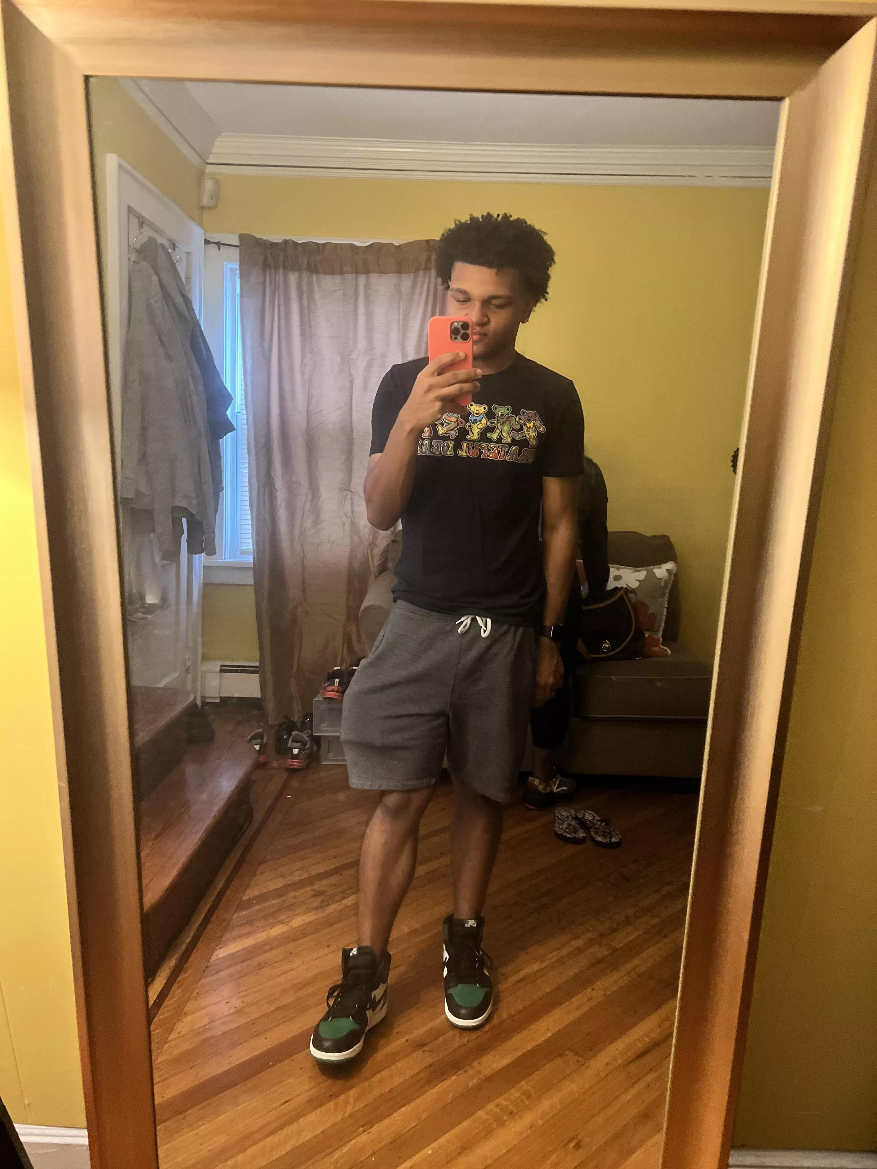 Been lurking around for a while and decide to show my face :) sooo… hello I guess (ignore the bulging pocket LOL) posted by sav_timz