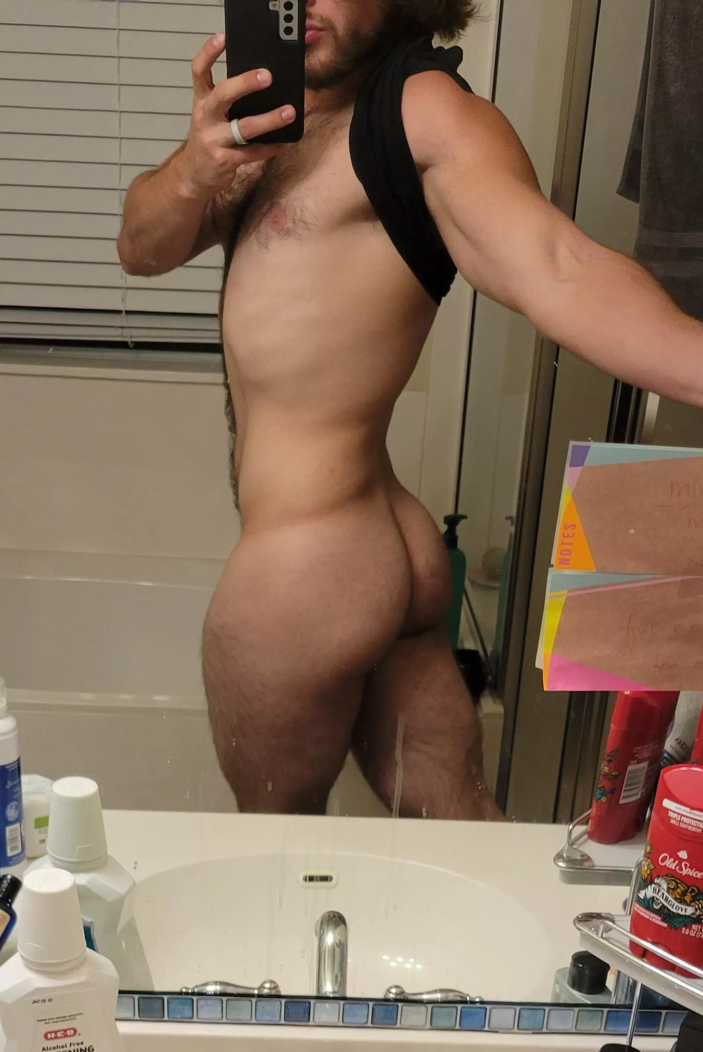 Bet you wanna eat my hairy ass don't you? posted by straightguy200