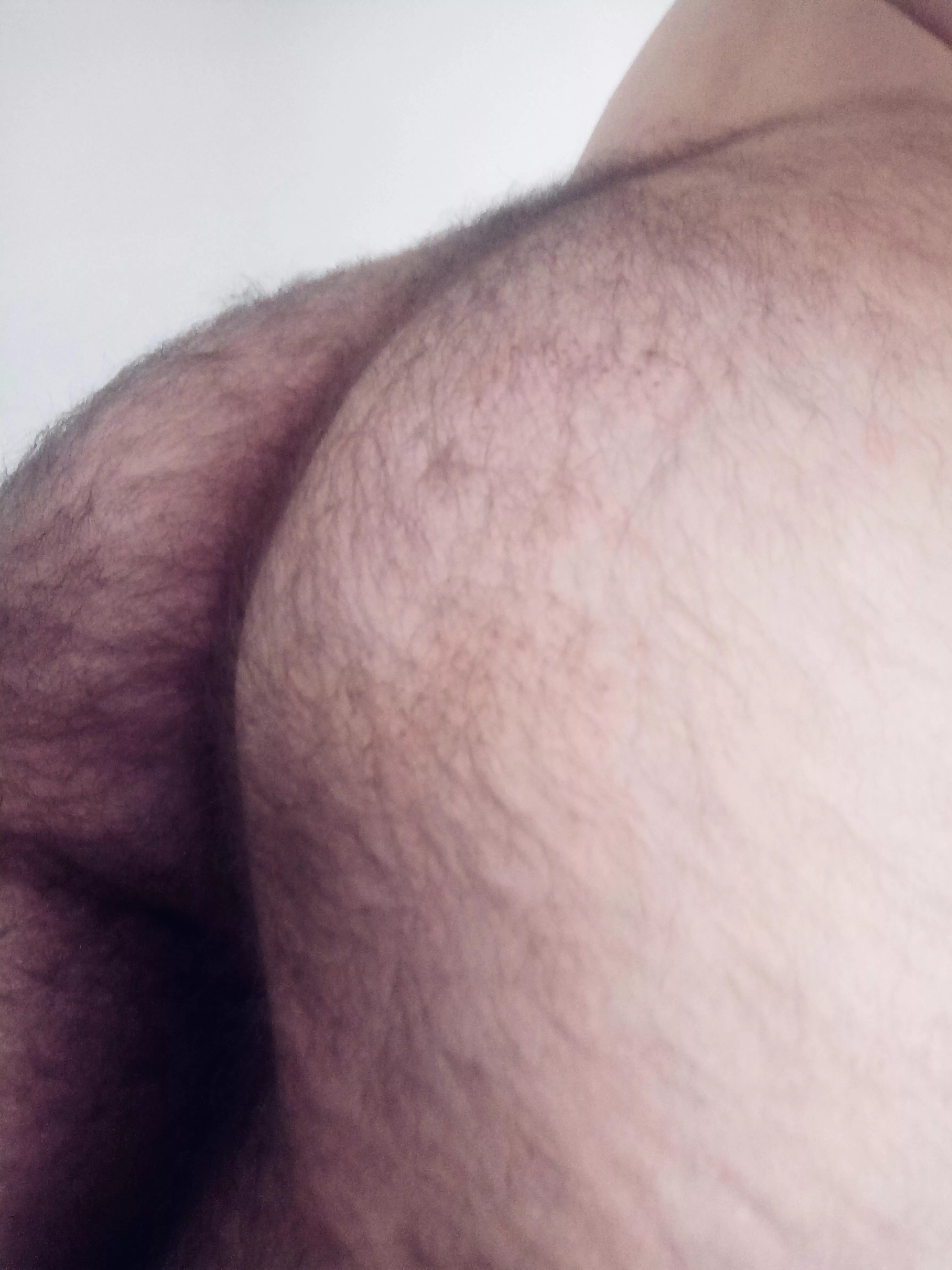 Bi Aussie man arse, wanna have a taste? posted by 7HR45H3R