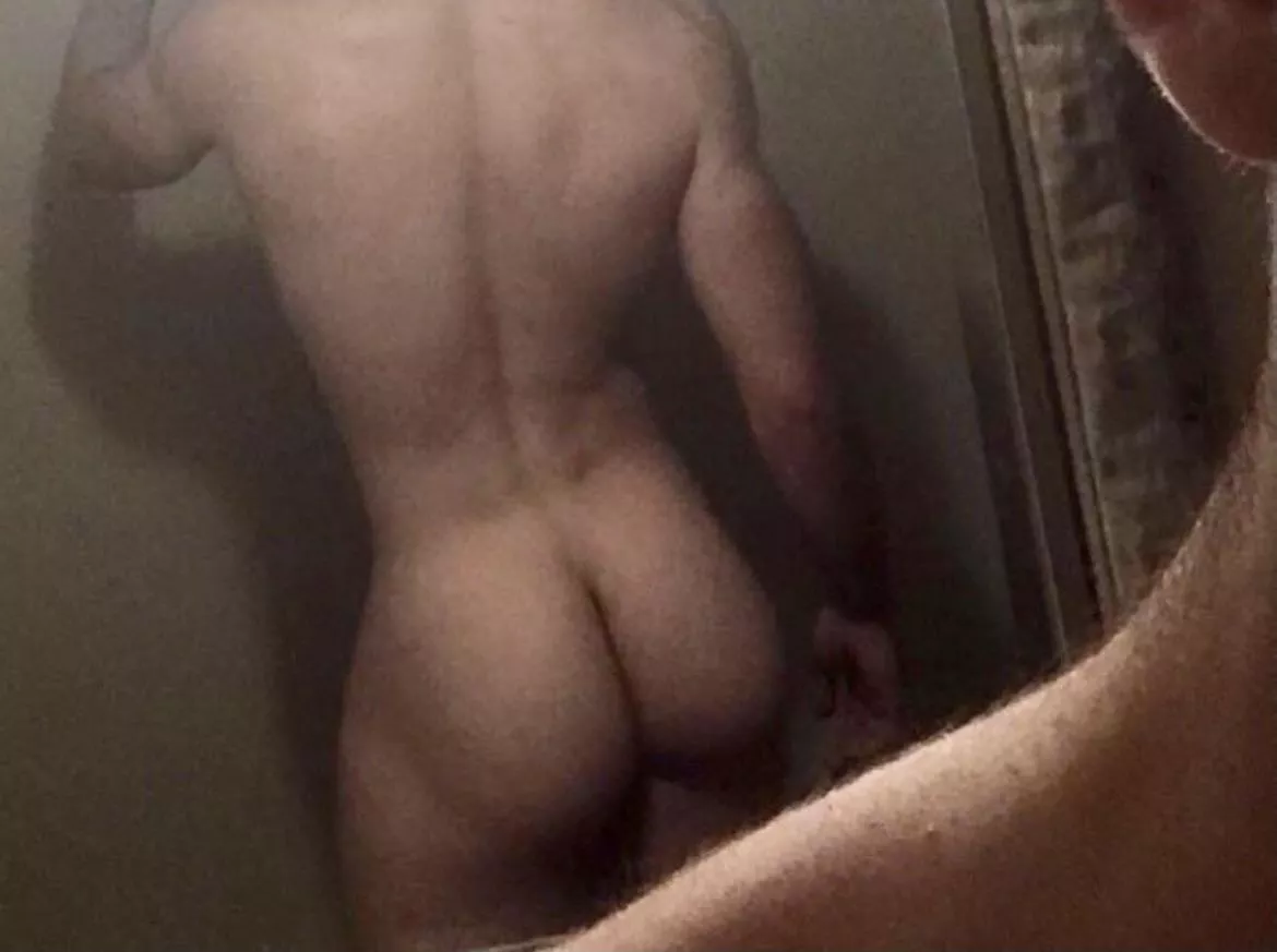 Bi dl fit masc here (29), new to dudes, looking for another bi/dl/fit dudes posted by fitchillbrah11