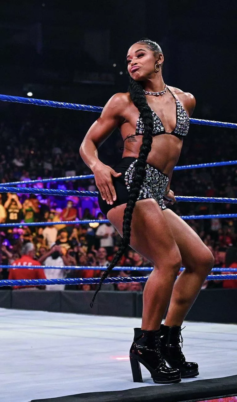 Bianca Belair has such a hot body and a fat and sexy ass 😍😍😍 posted by TheTribalChief_