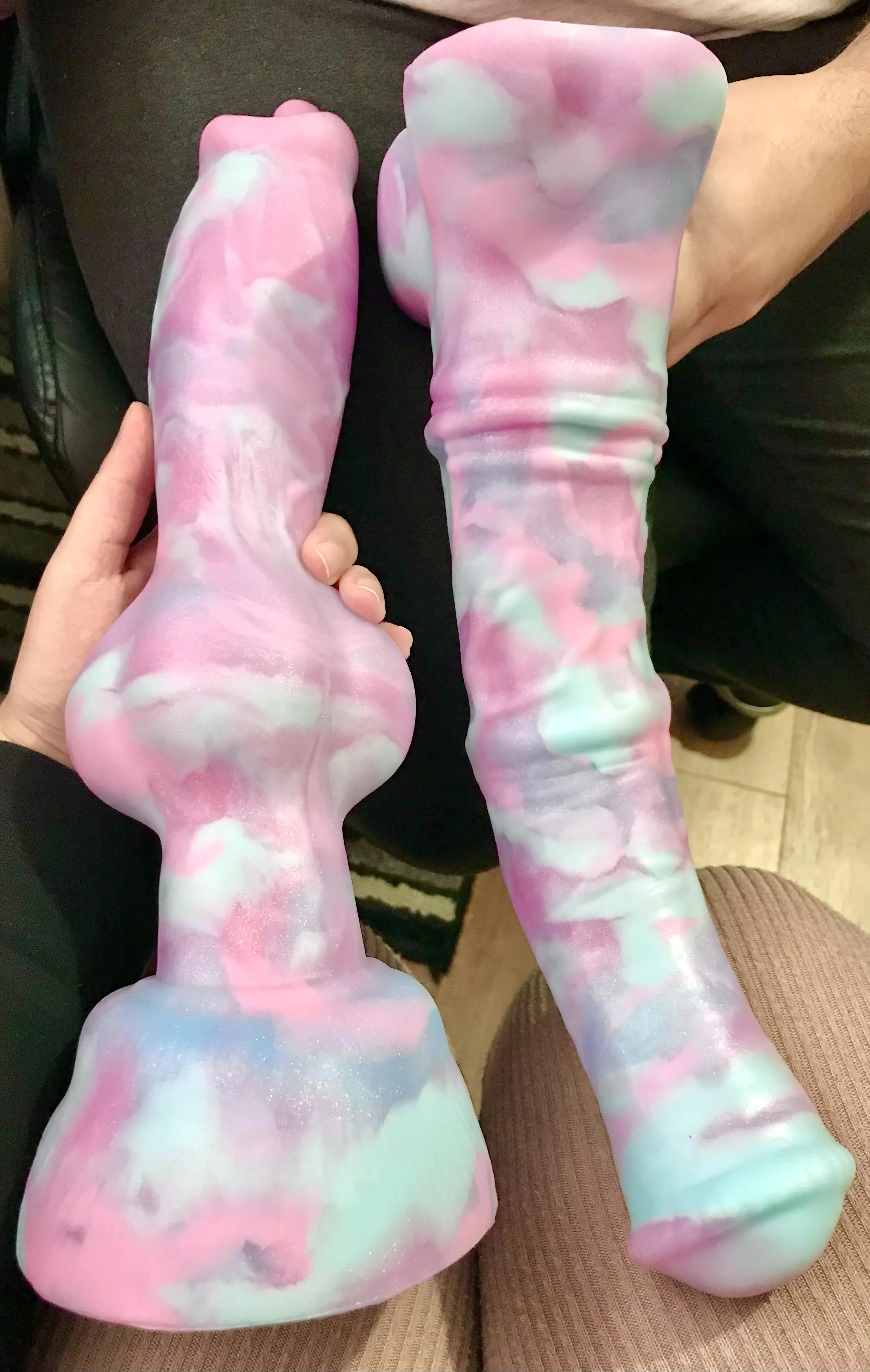 Big dick delivery today!! 😍💕💦 (XL Rex & L Chance, both in Pastel Vulpine) posted by MilkyHorchata