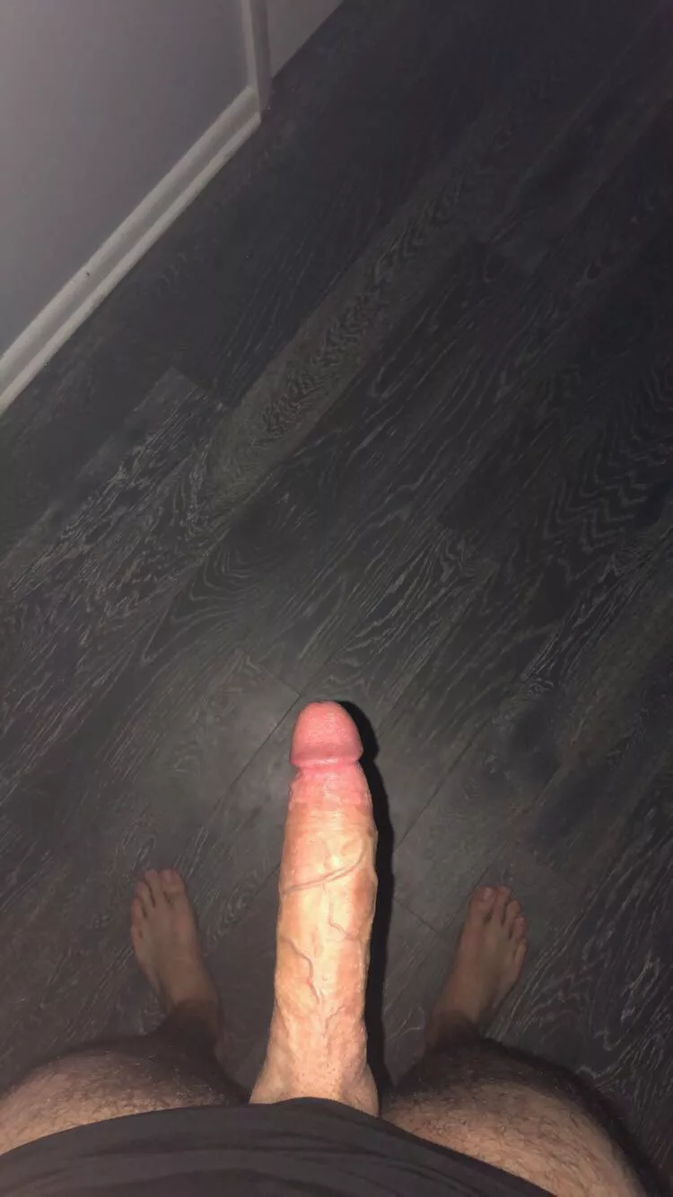 big feet big dick😈 posted by haslub99