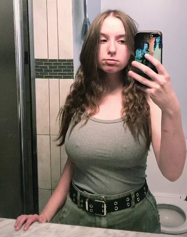 Big Tit Mirror Selfie posted by throwawaycomcum