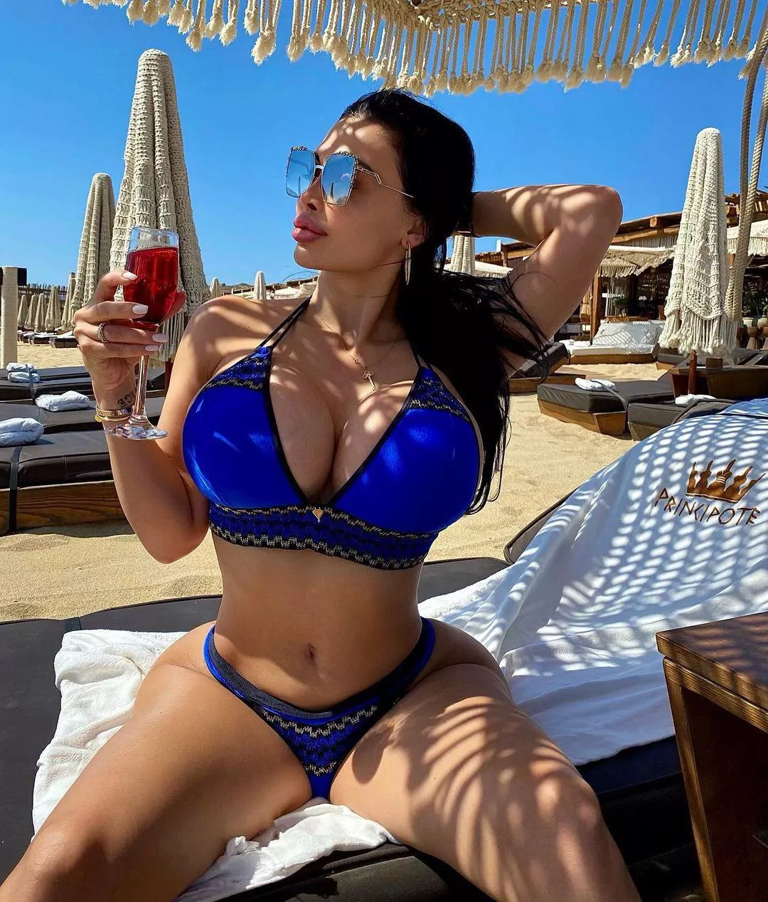 Big tits at the beach posted by Betagooner1