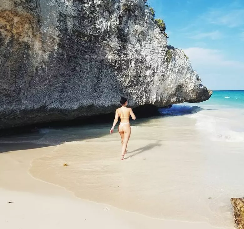 Bikini thong stroll posted by steelranger9212