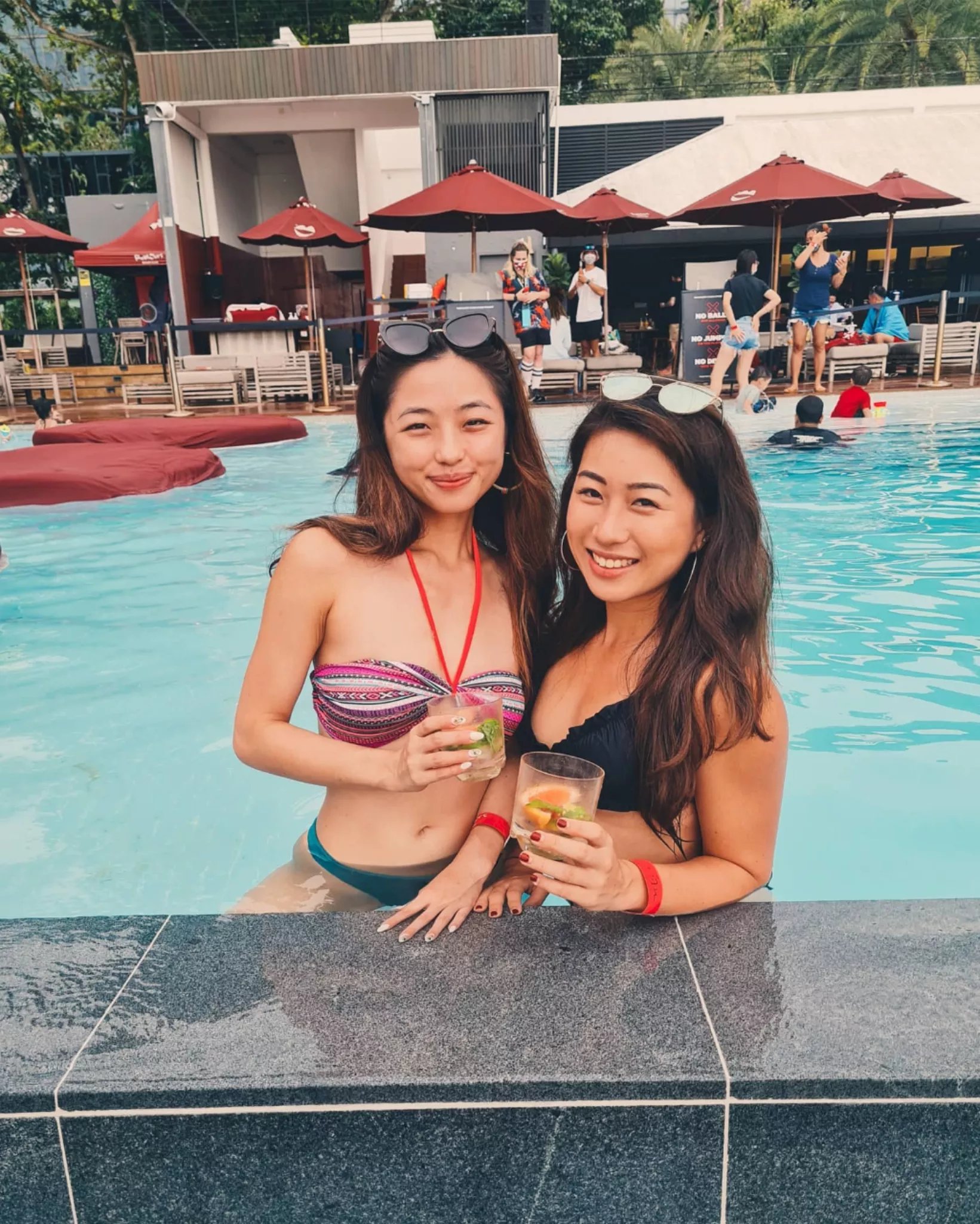 Bikinis and drinks posted by angizni