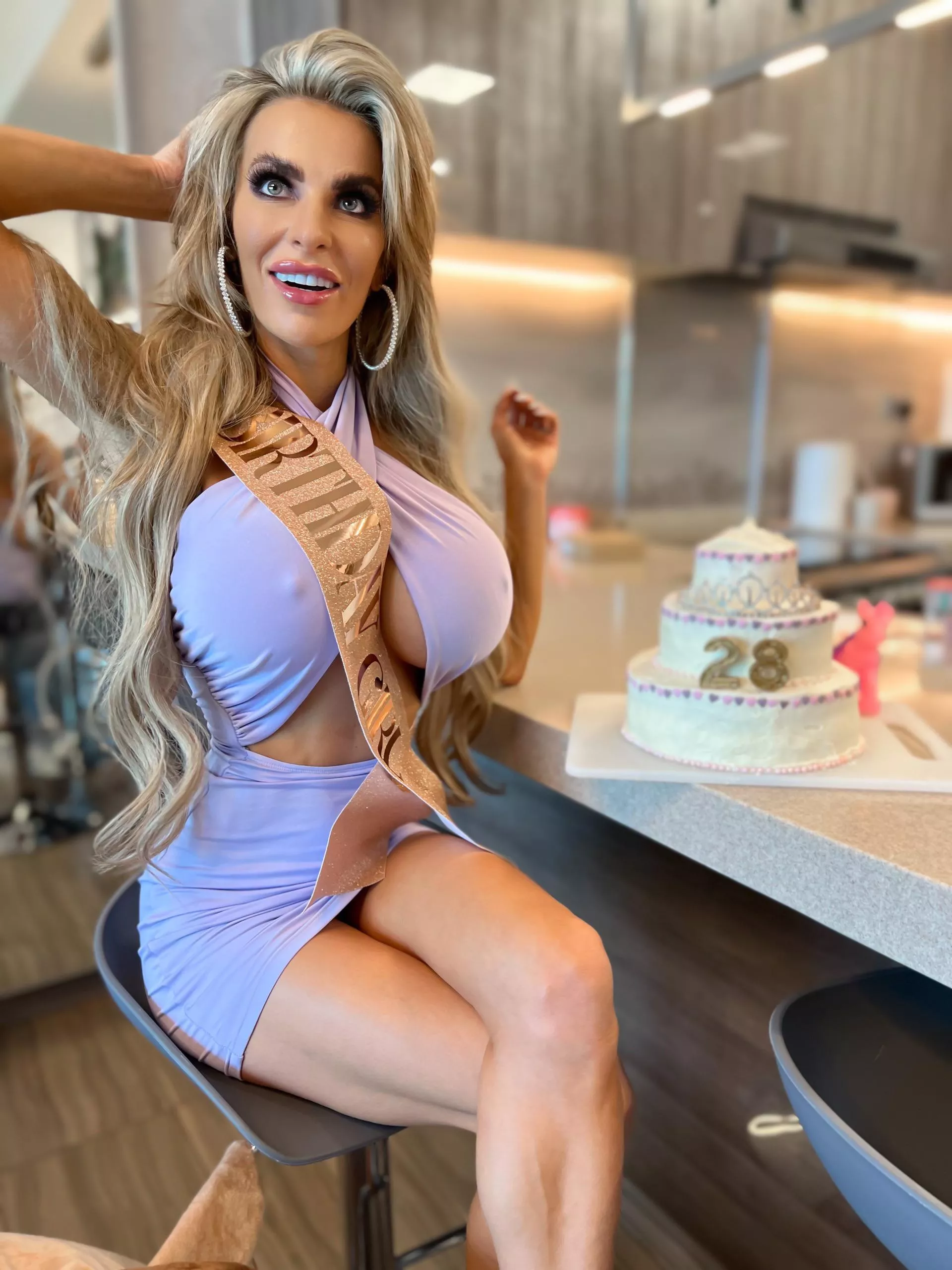 Birthday Bimbo 💋 Hi I’m New here 👋🏼 posted by AutumnDoll_xo