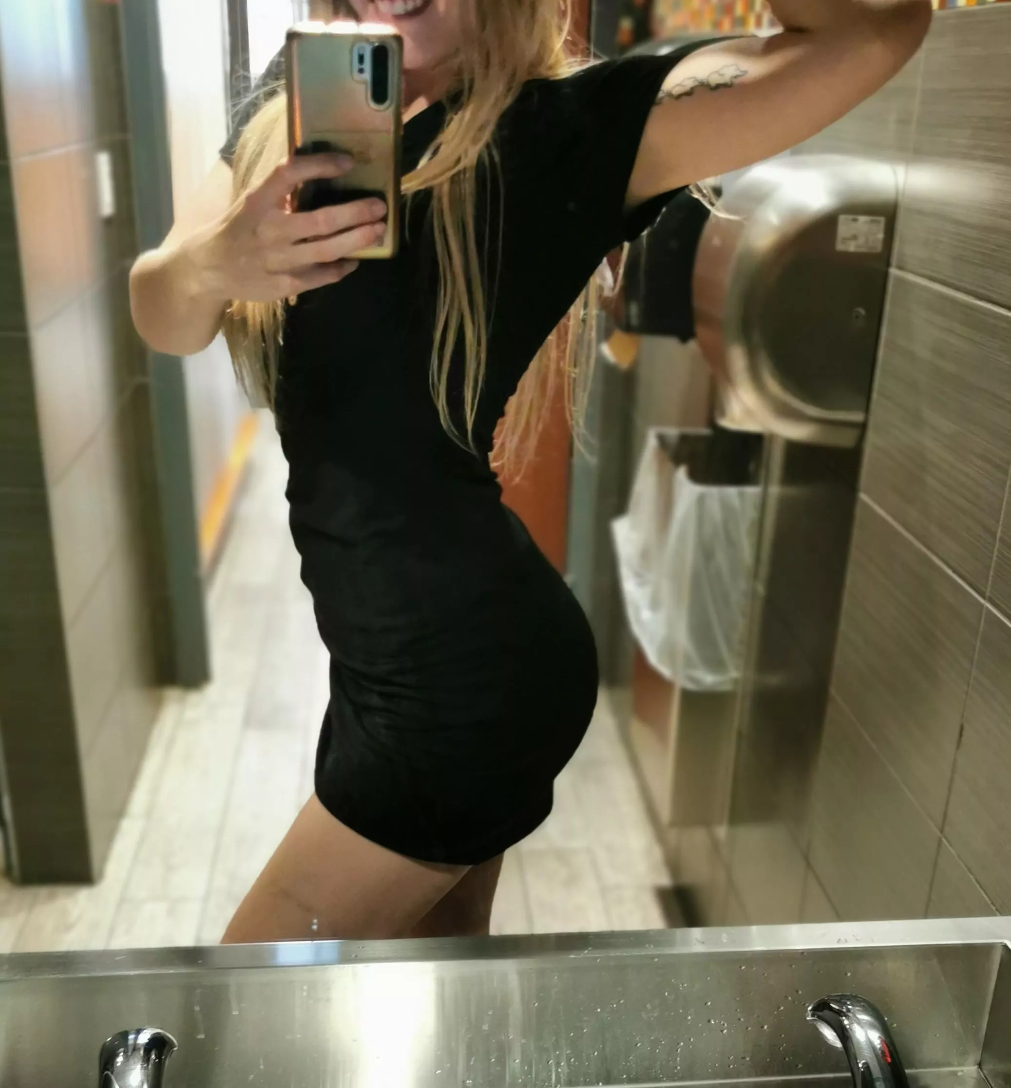 Black and blonde, one of my favorite combos posted by 69NatalieMarie