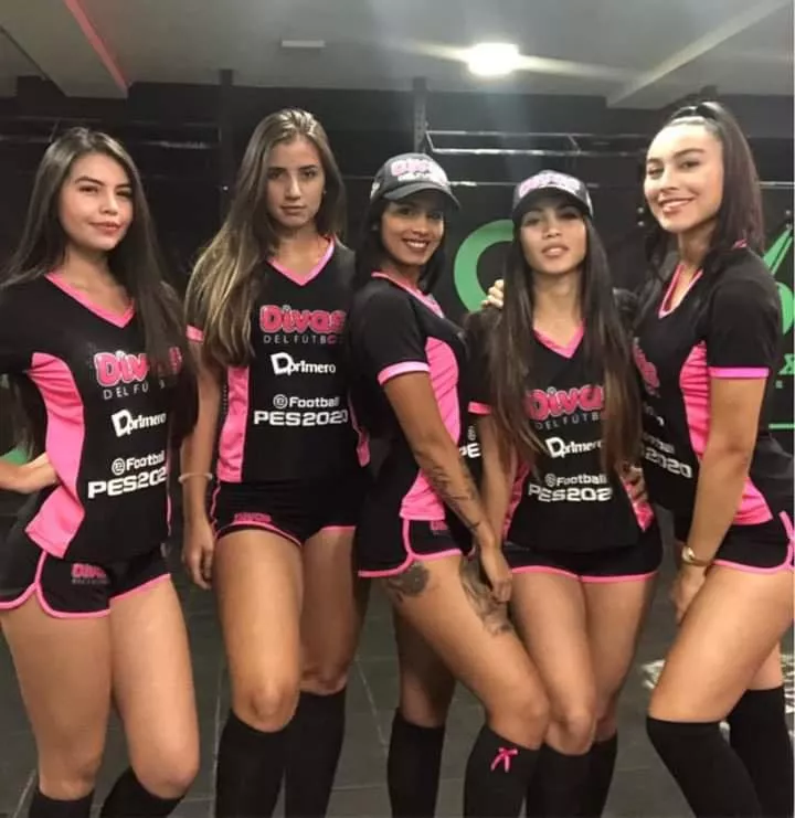 Black n pink futbol ladies posted by Chaturbater1