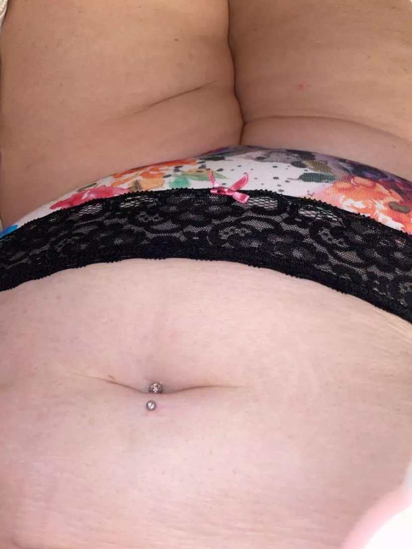 Bling bling 💎Bbw belly love 🧁 posted by kupkake1107