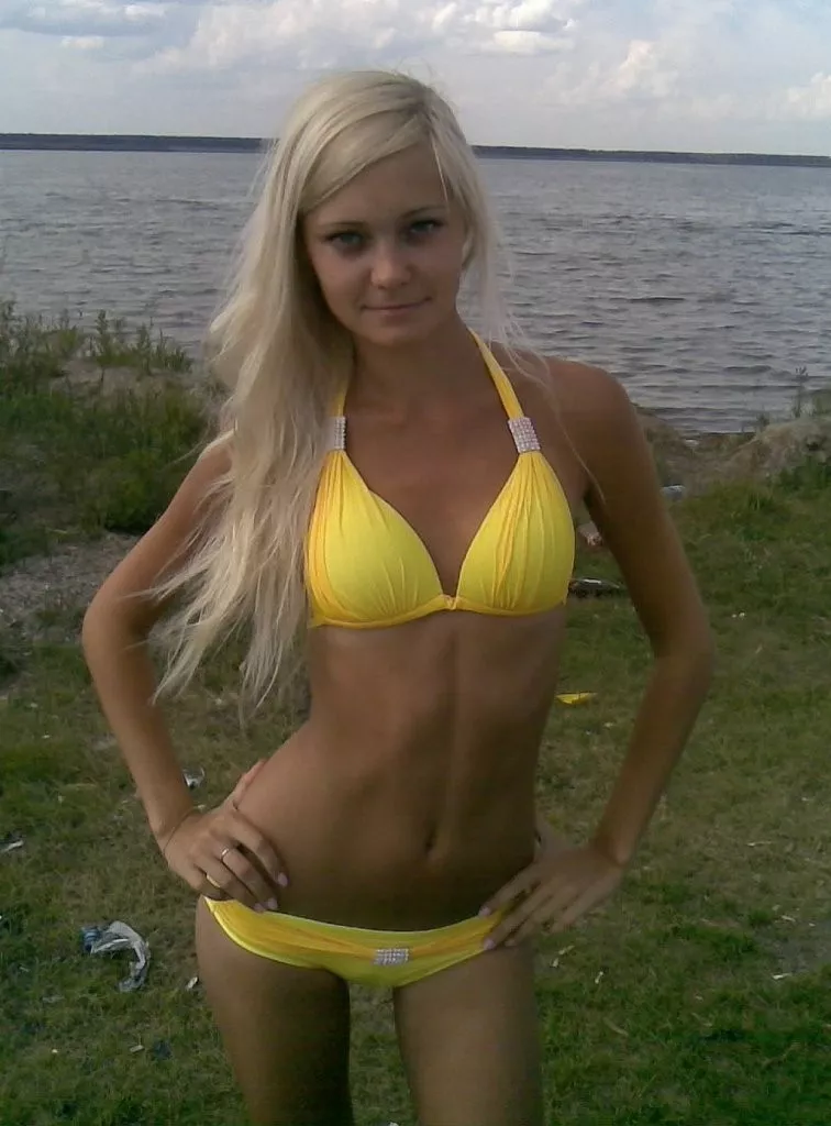 Blonde in a bikini posted by poogramsupervisor