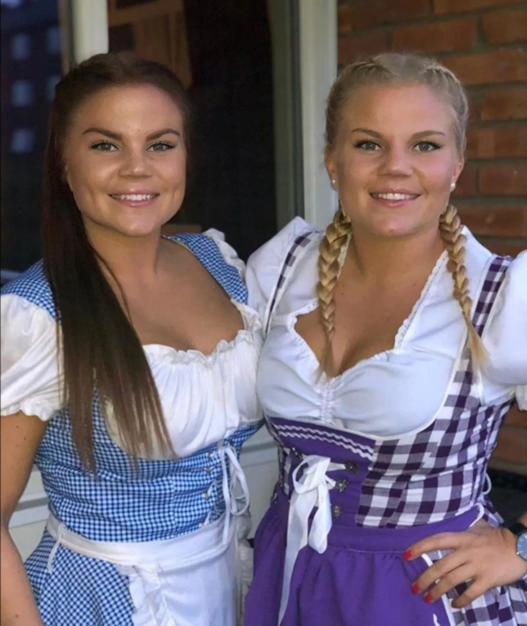 Blonde in a dirndl posted by JuneSissy