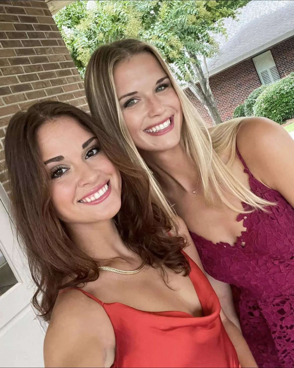 Blonde or Brunette? posted by crunchbacca