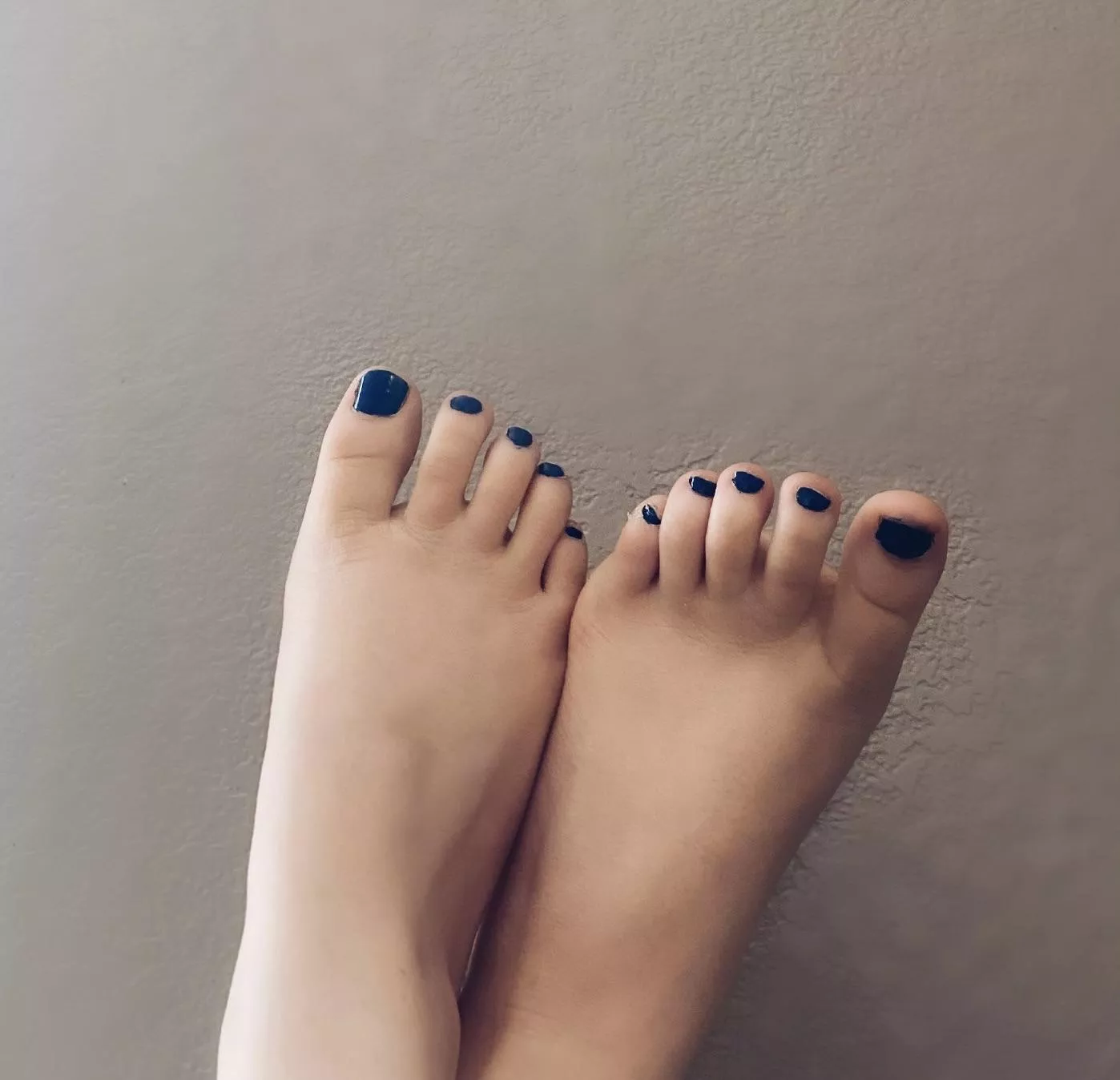 blue pedi 🥰💙 posted by Snoo_38576